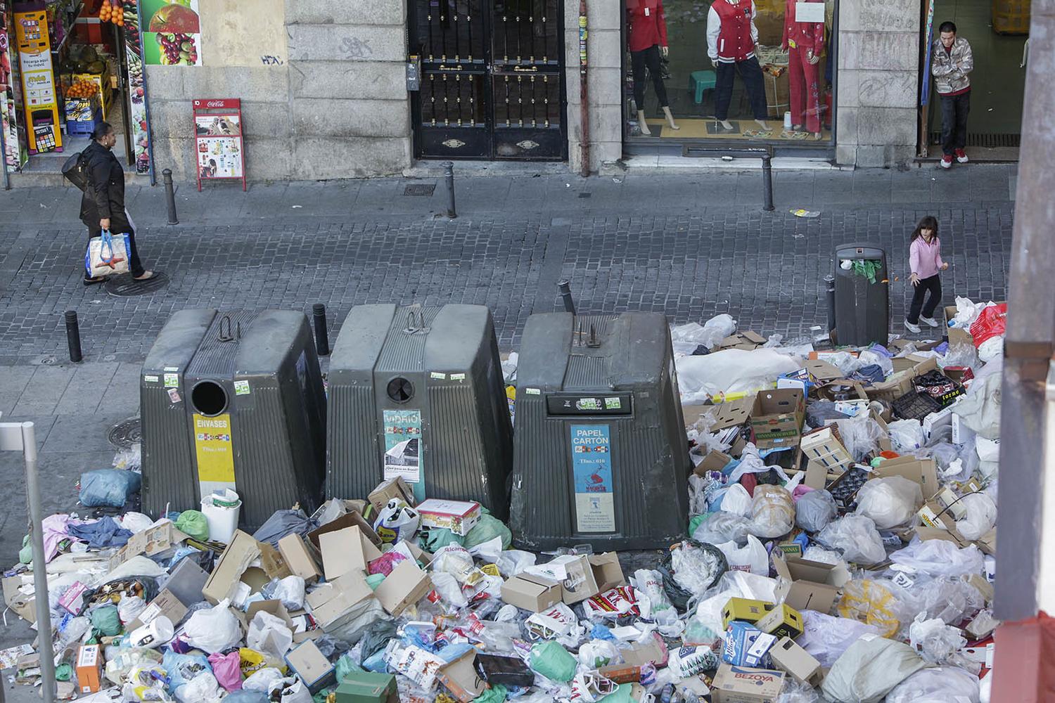 El éxito de la huelga de recogida de basura en Madrid abre una nueva ...