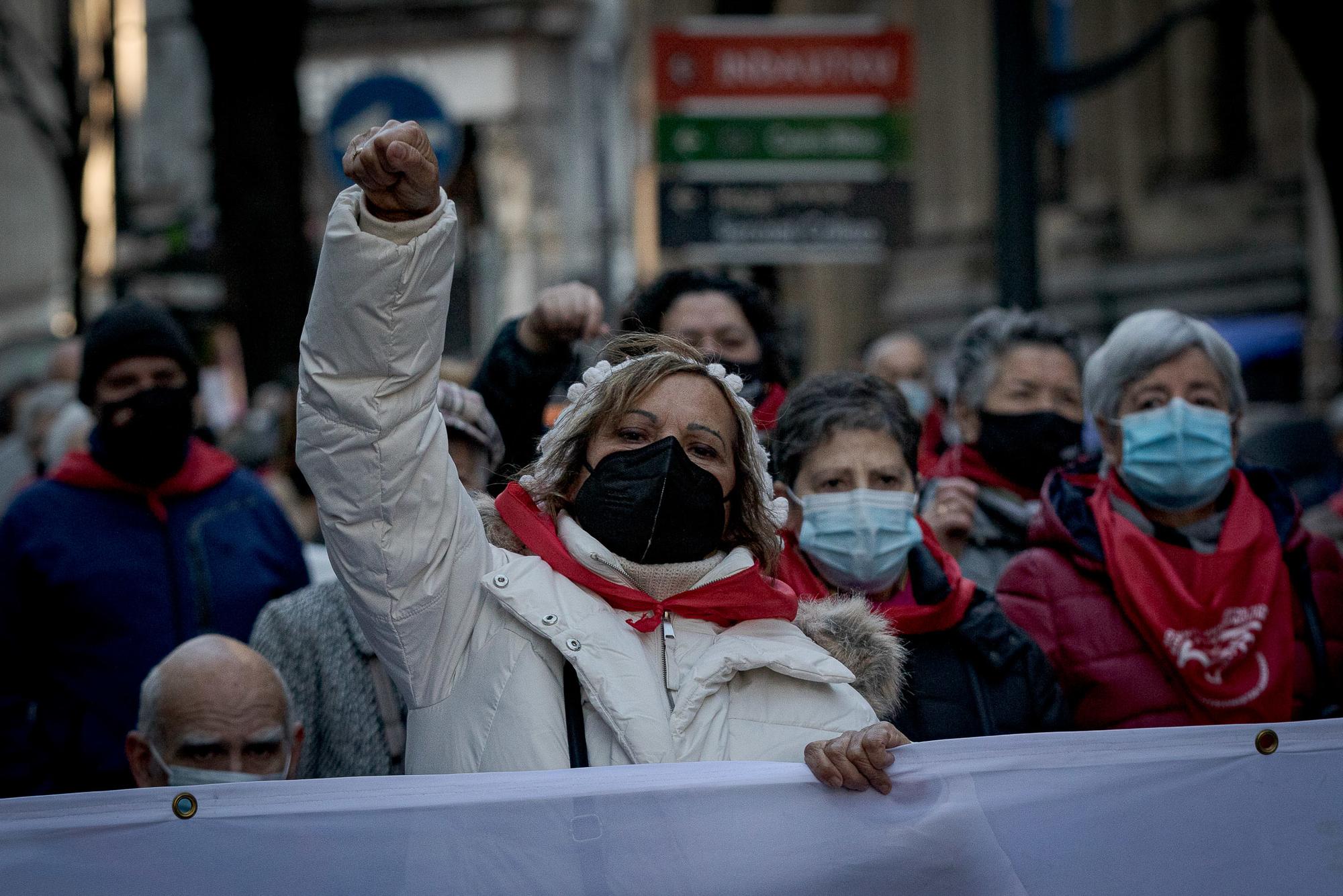 Manifestación cuarto aniversario Movimiento Pensionistas en Bilbao - 8