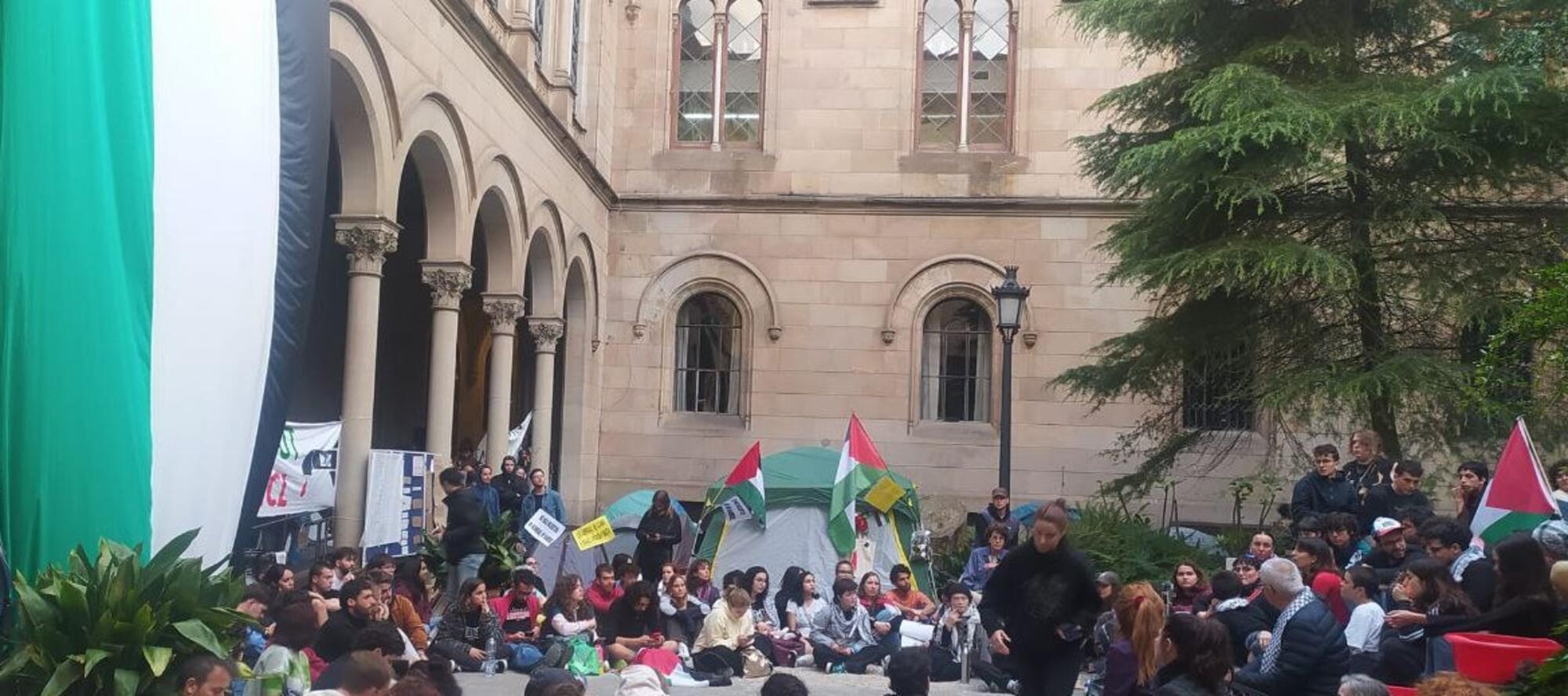 Acampada Universitaria por Palestina Barcelona