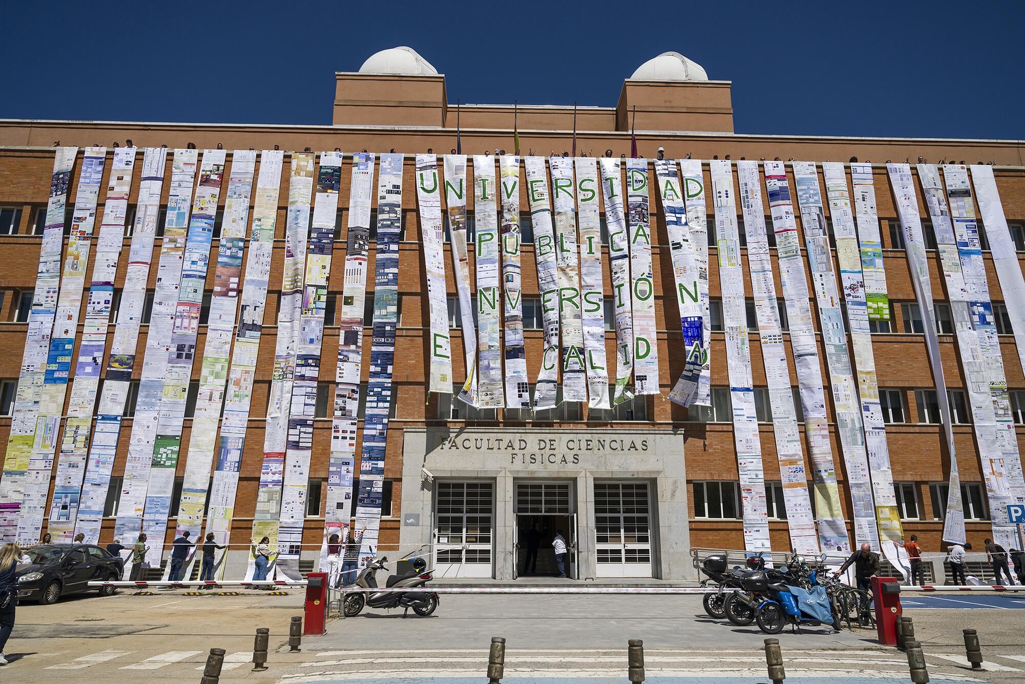Pancarta Físicas Universidad - 8