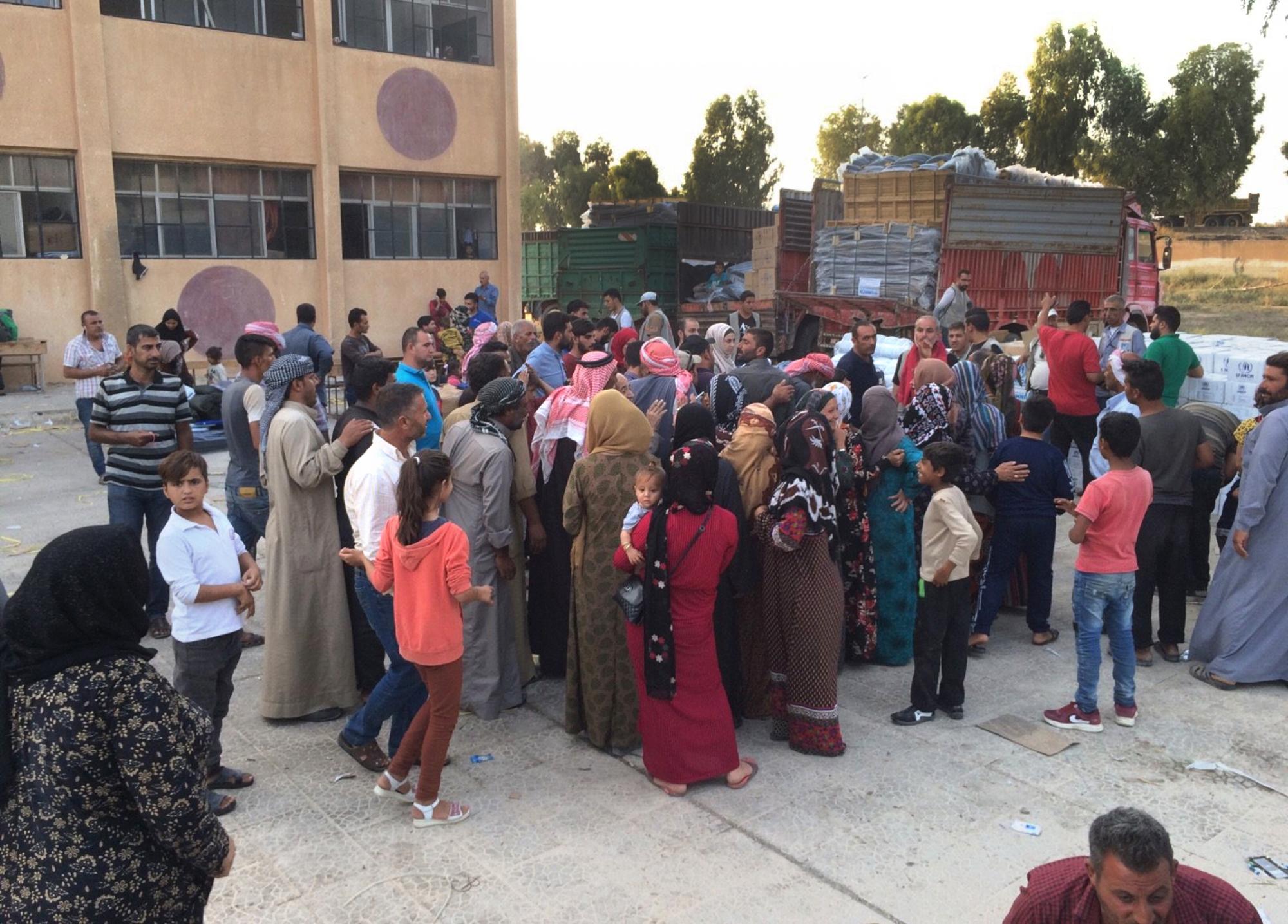 Rojava Refugiados reciben ayuda internacional 18 de octubre invasión turca