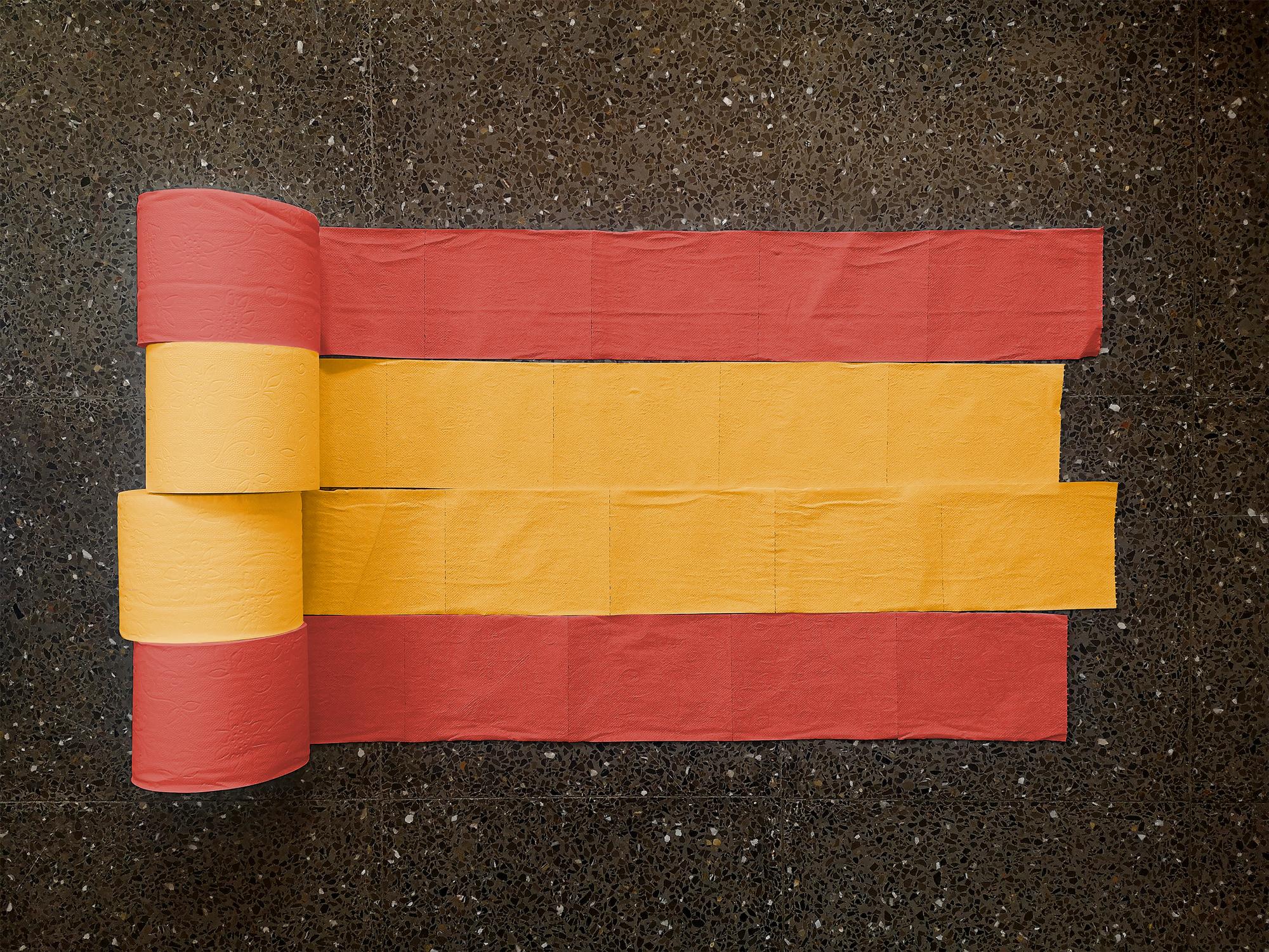 montaje bandera españa papel higiénico