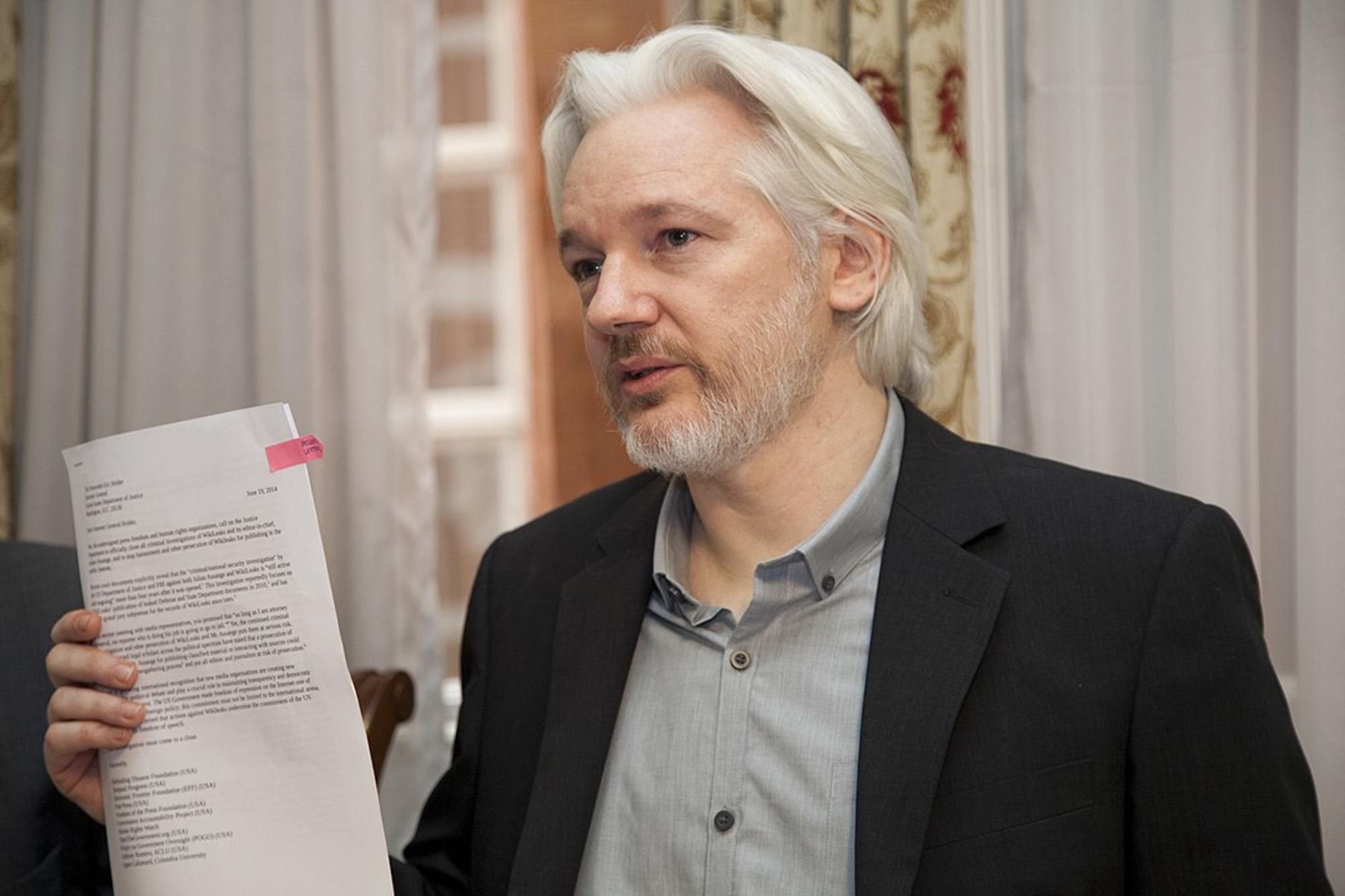 Julian Assange en la embajada de Ecuador en Londres, 18 de agosto de 2014.