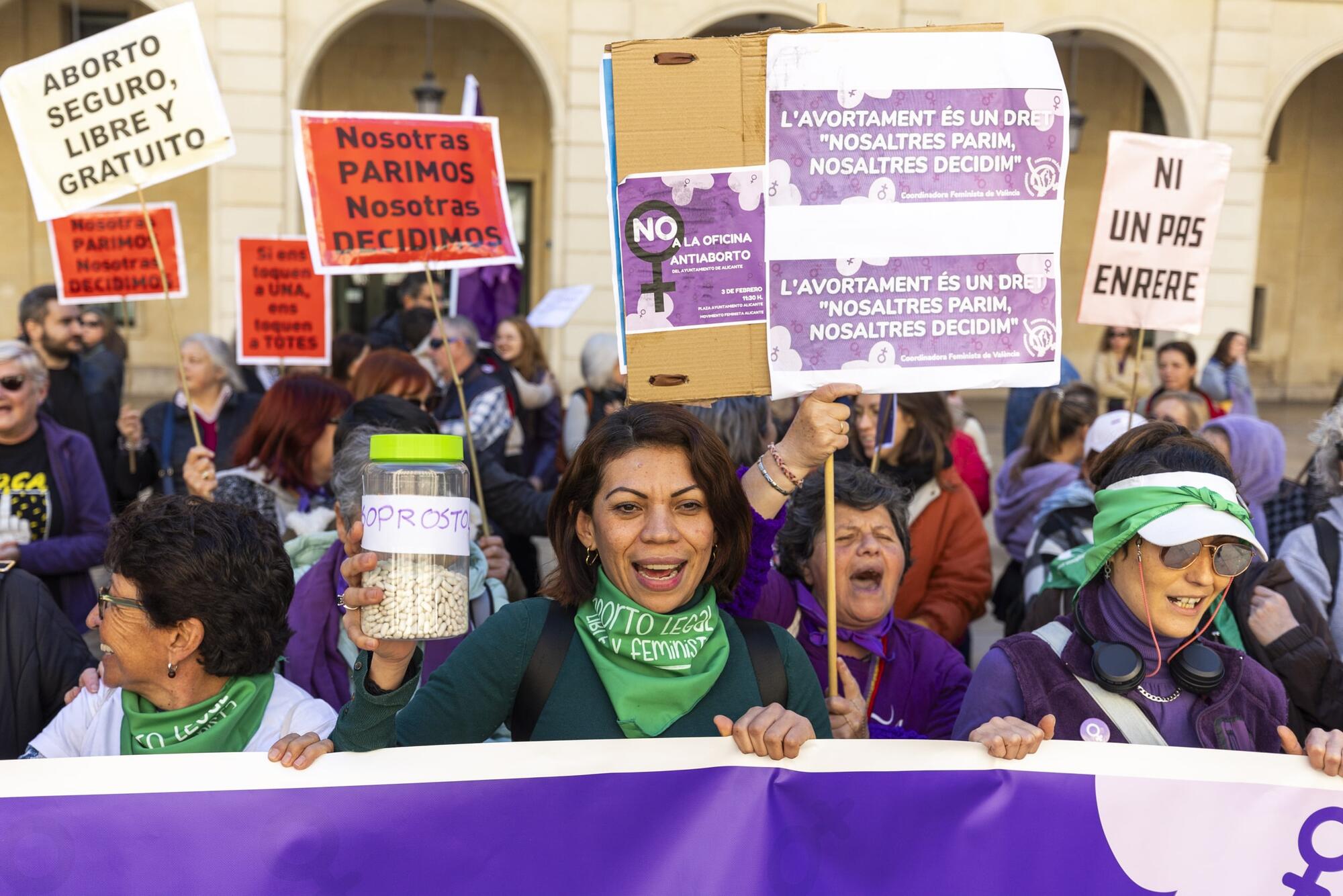 Movilización contra la oficina antiaborto de PP y Vox en Alicante - 6