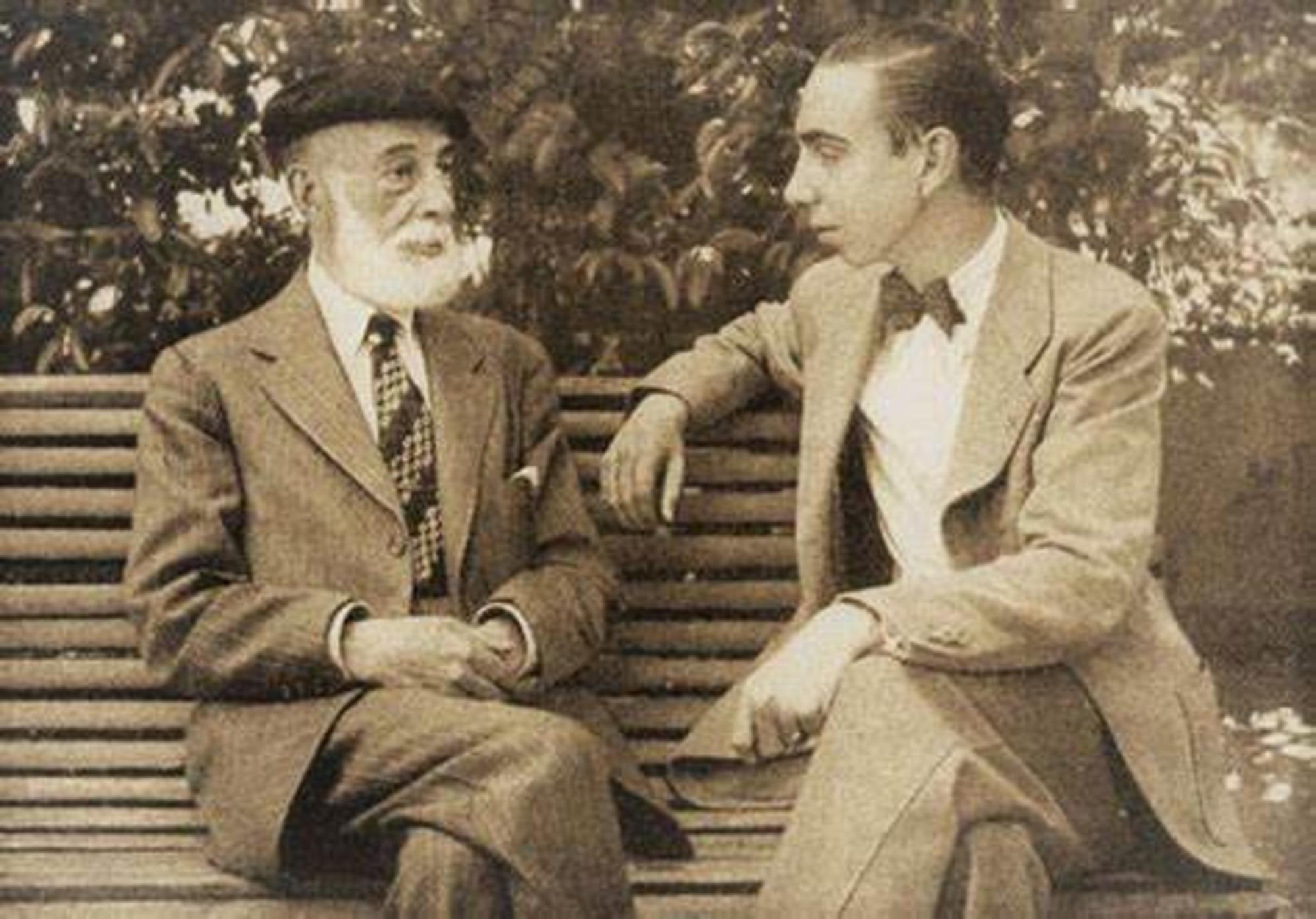 Zazoya, con boina, en Barcelona en 1938