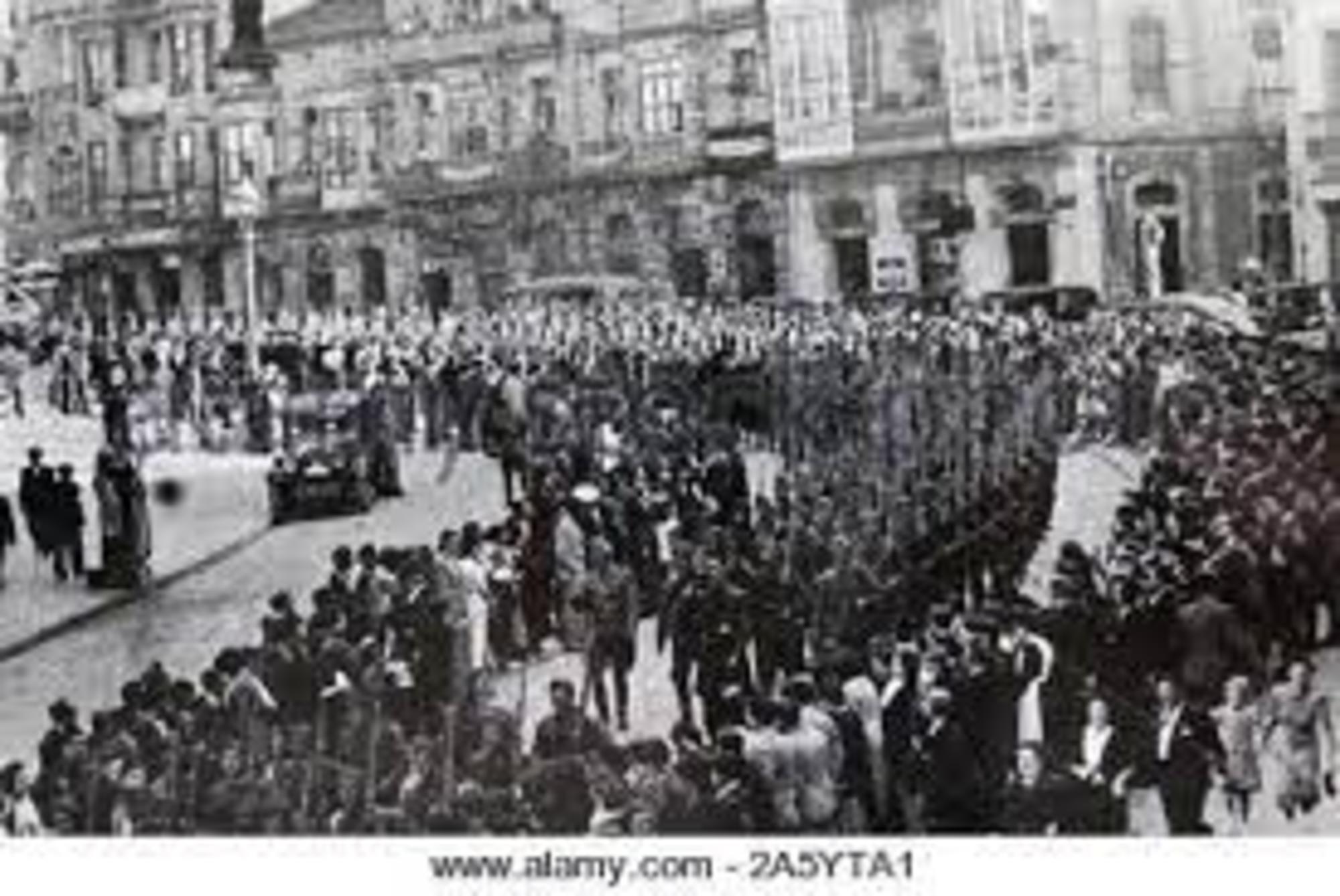 La Legón Cóndor desfilando por Gijón en 1937