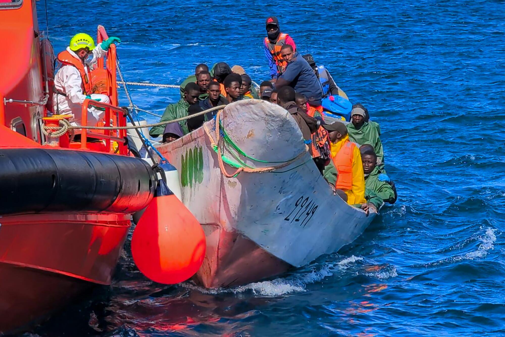 Repor El Hierro  cayuco