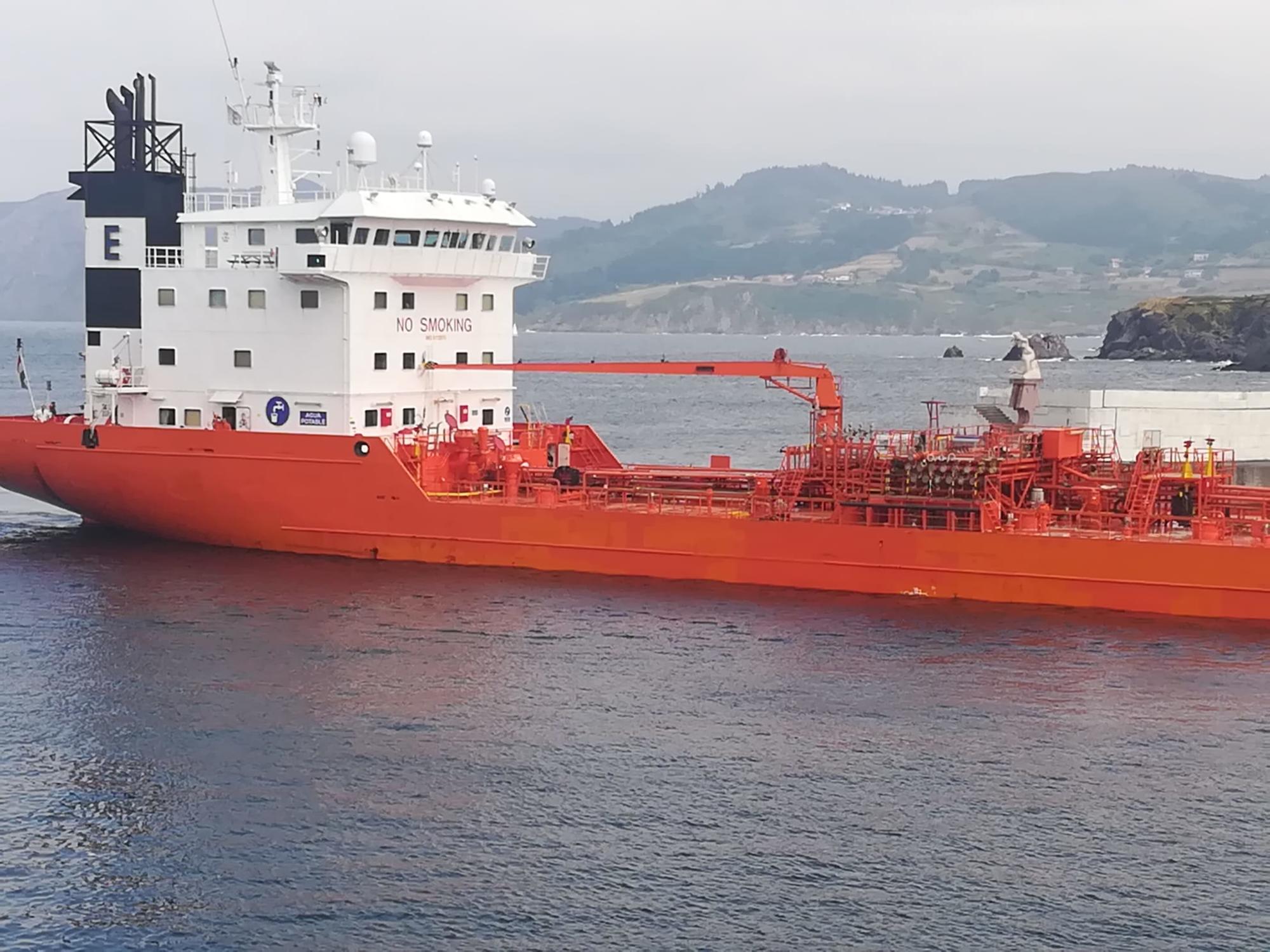 Agua Urdaibai Bermeo barco Dutch Spirit