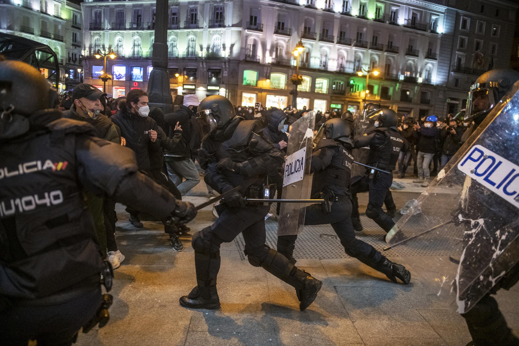 Manifestación en Madrid contra el encarcelamiento del rapero Pablo Hasél. - 11