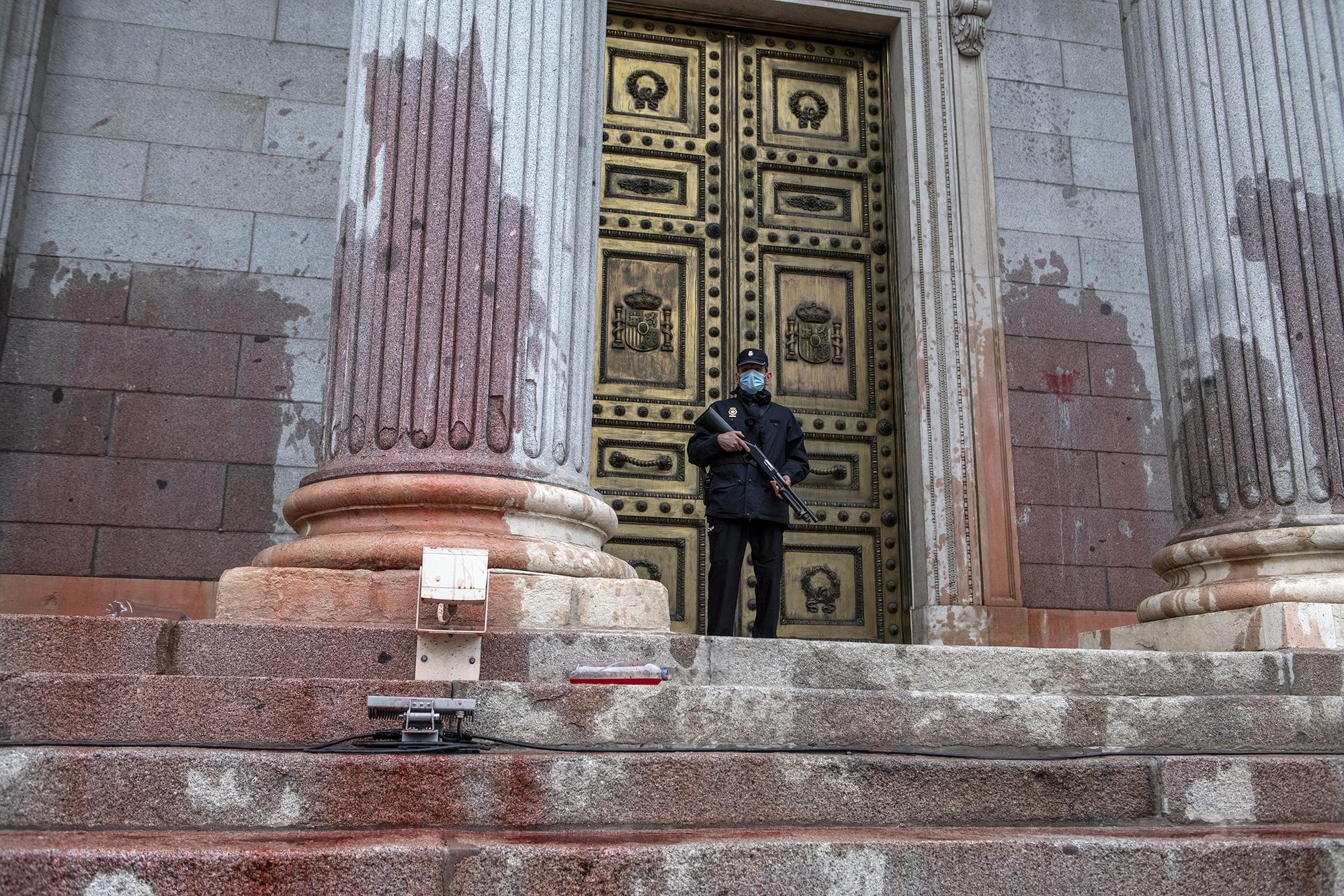 La Rebelión Científica tiñe de rojo el Congreso el 6 de abril de 2022. - 6