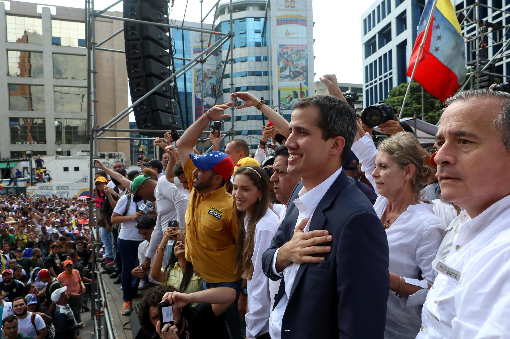 Juan Guaidó 23 de enero Caracas autojuramentación presidente