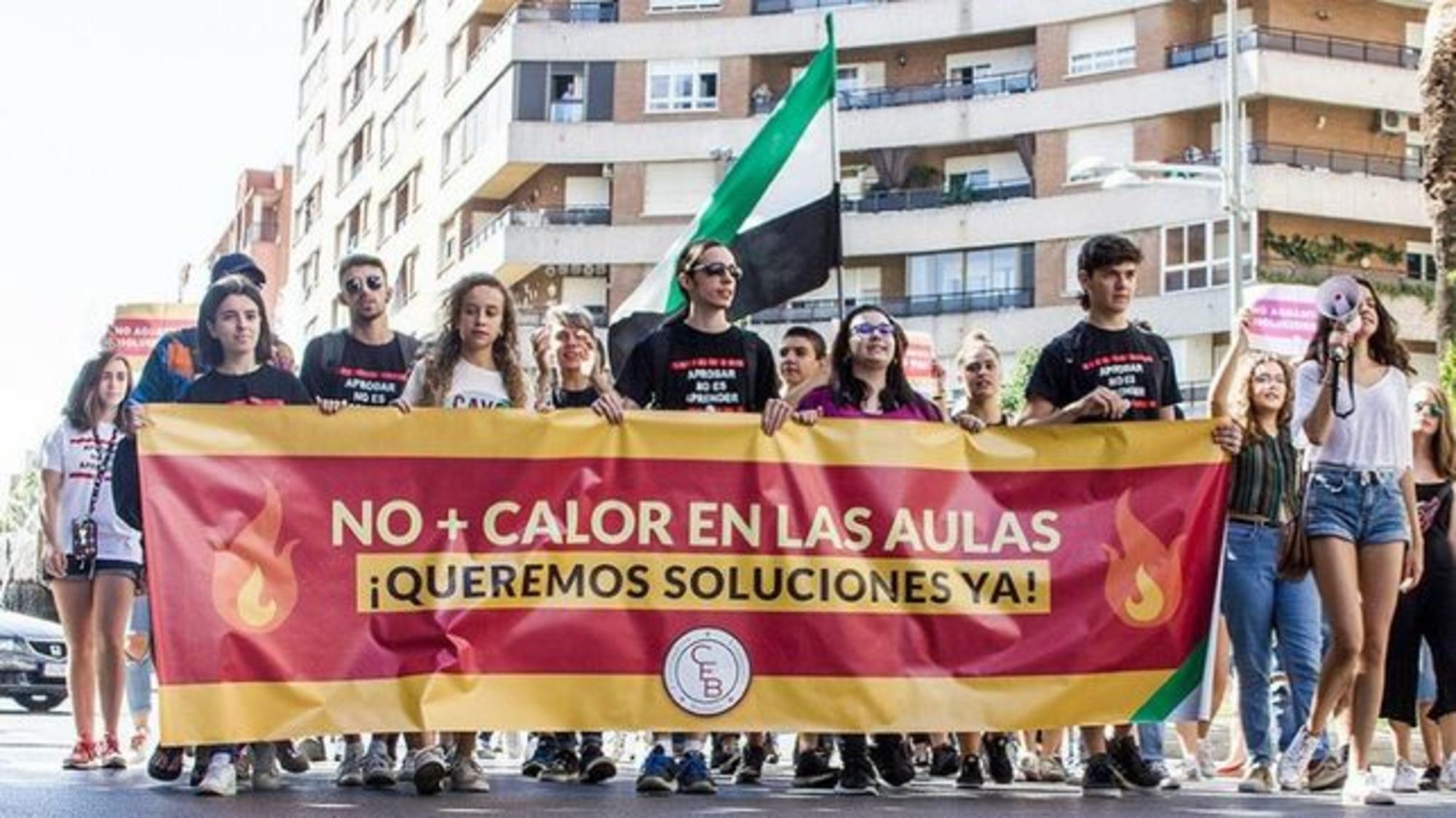 Protesta calor aulas Extremadura