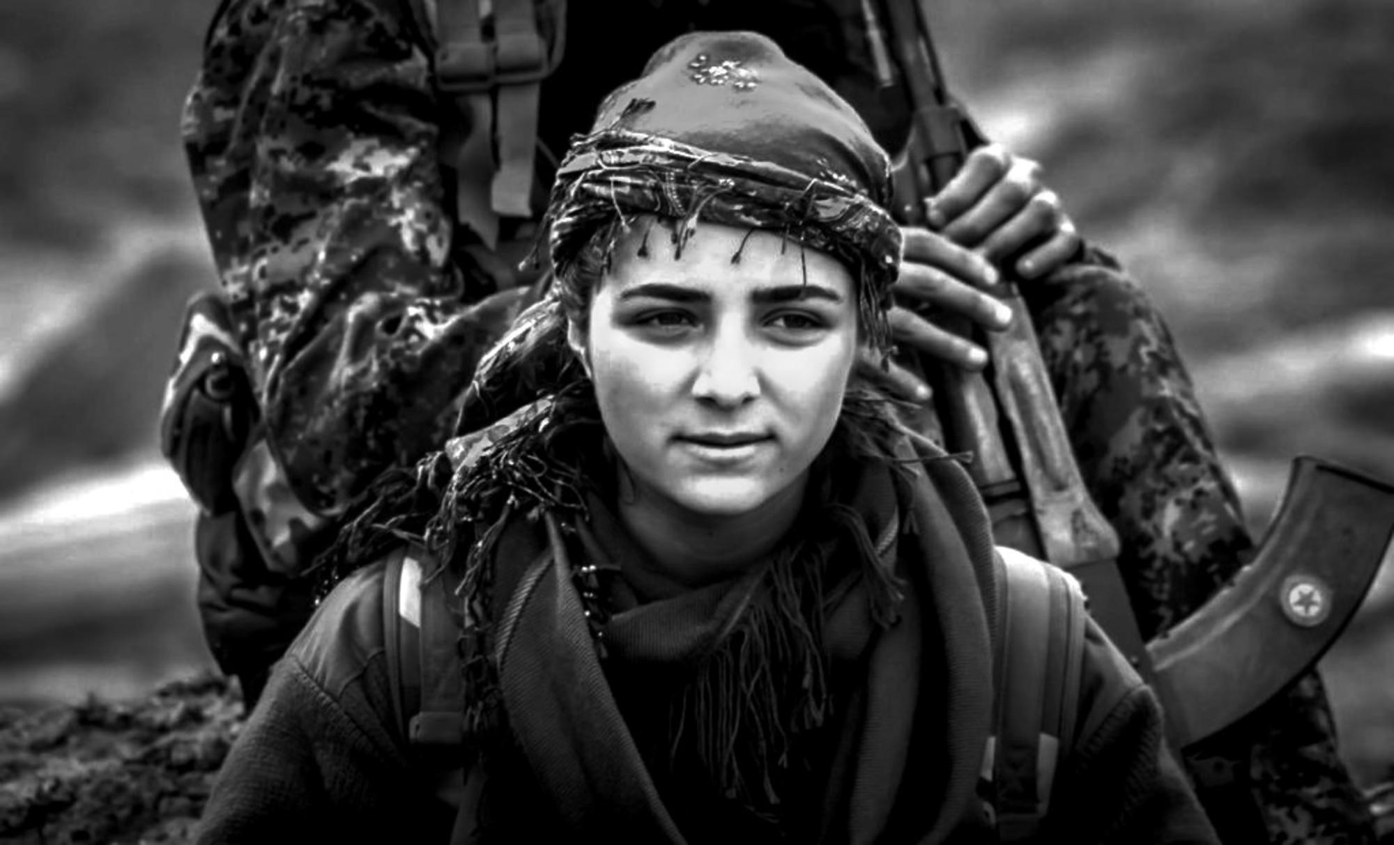 Combatiente YPJ