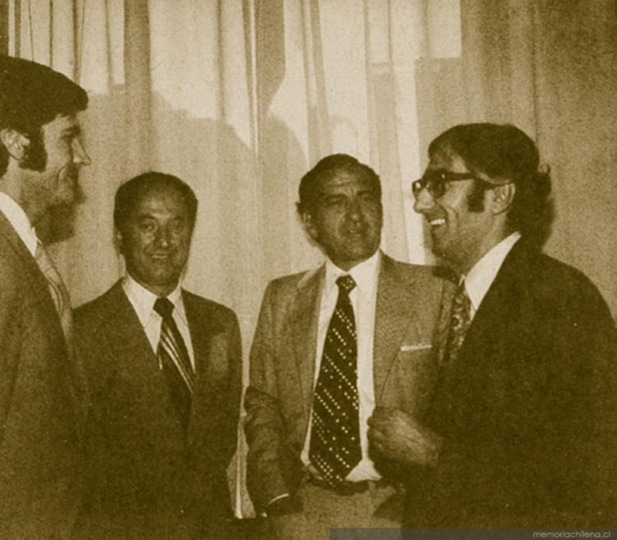  Los economistas neoliberales Sergio de la Cuadra, Sergio de Castro, Pablo Barahona y Alvaro Bardón en una reunión durante 1982