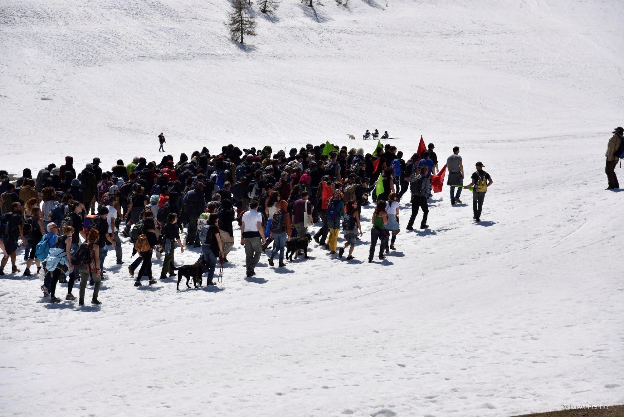 Marcha antifascista por los Alpes