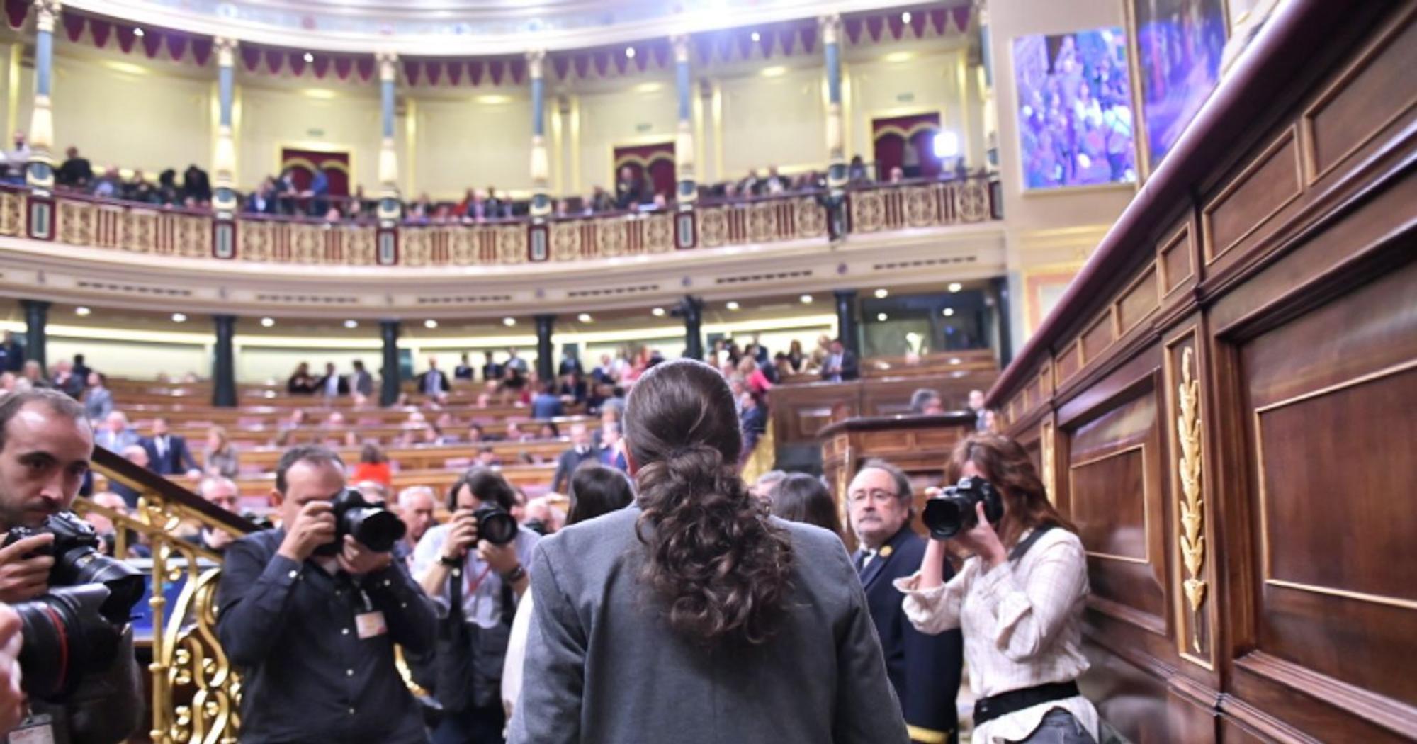 Pablo Iglesias a su entrada al hemiciclo