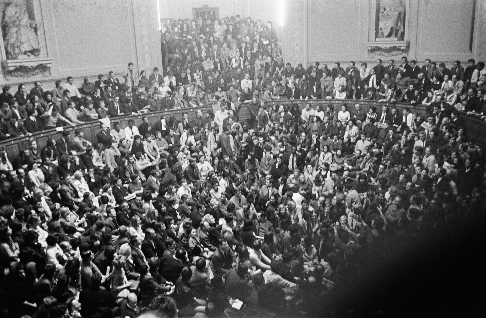 Ocupación de La Sorbona por los estudiantes, París, mayo de 1968
