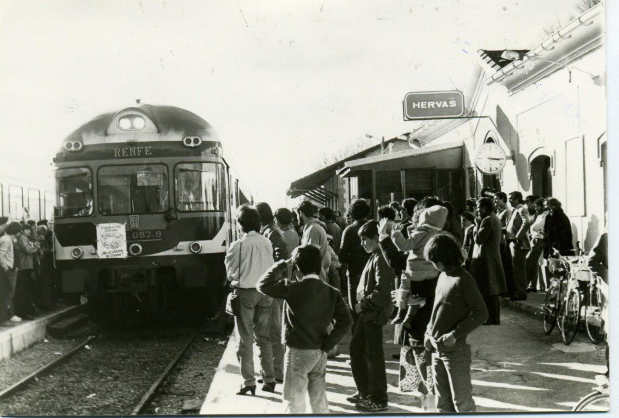 Tren ruta plata foto