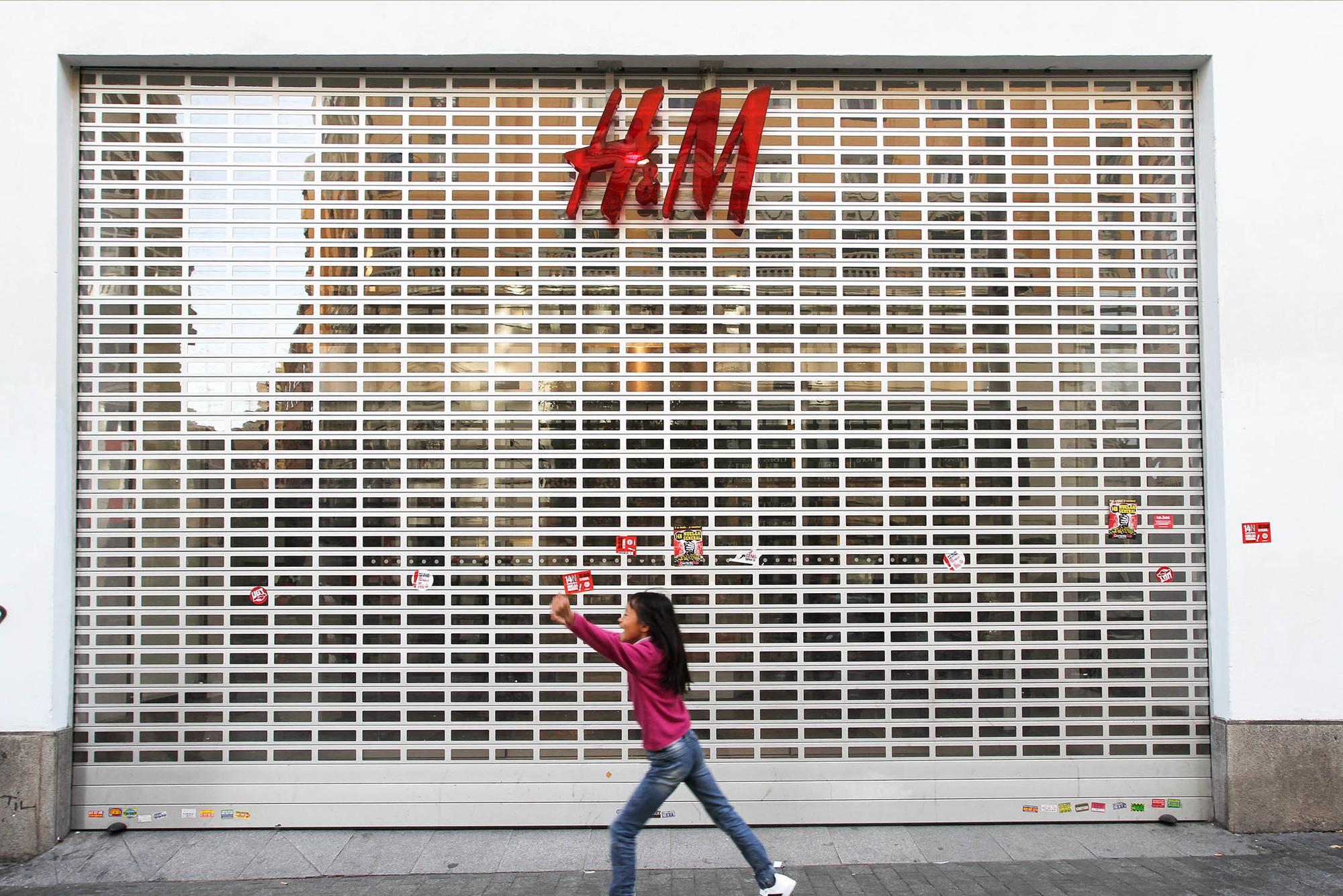 H&M tienda de ropa cerrada huelga general
