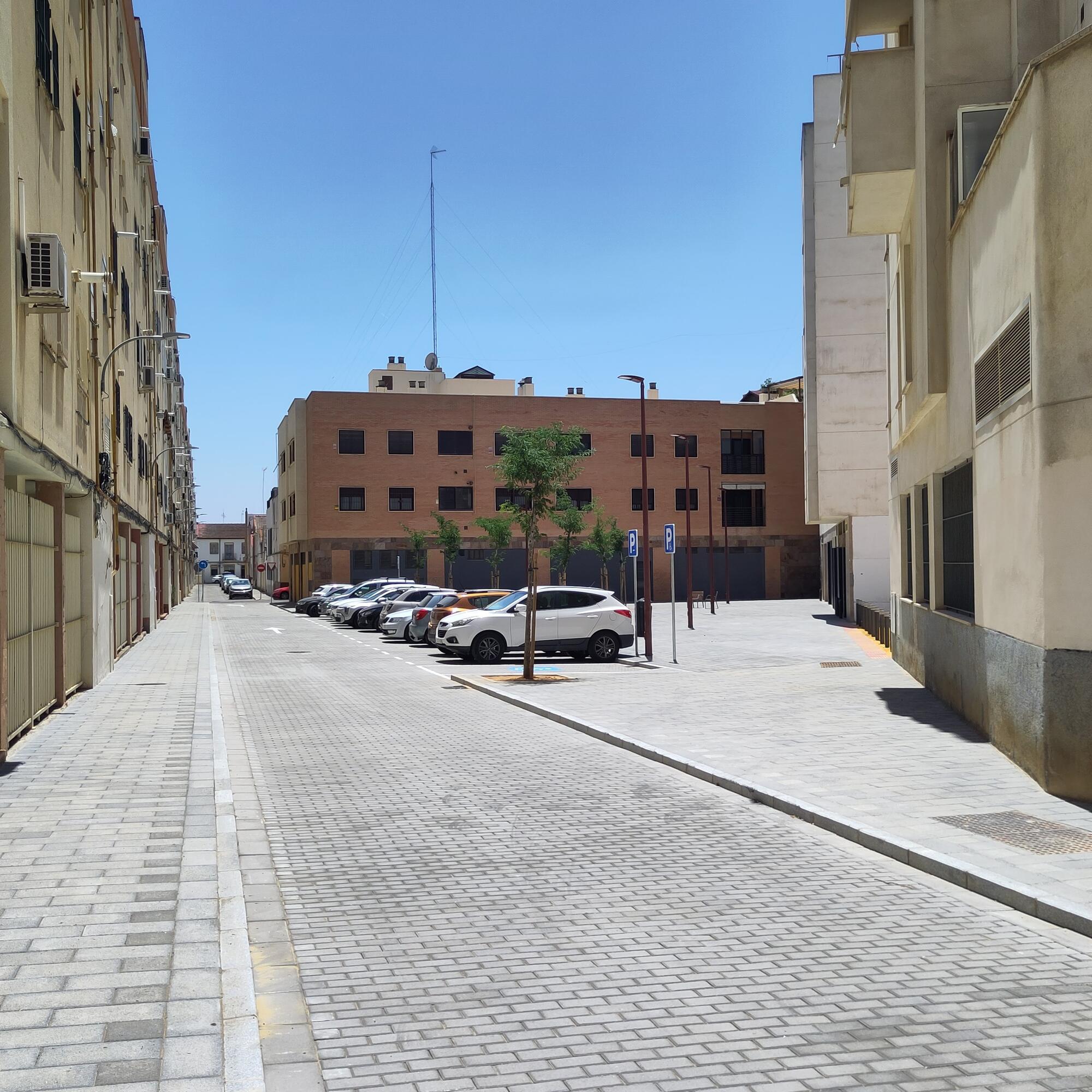 Calor urbana. Sin sombra en la ciudad