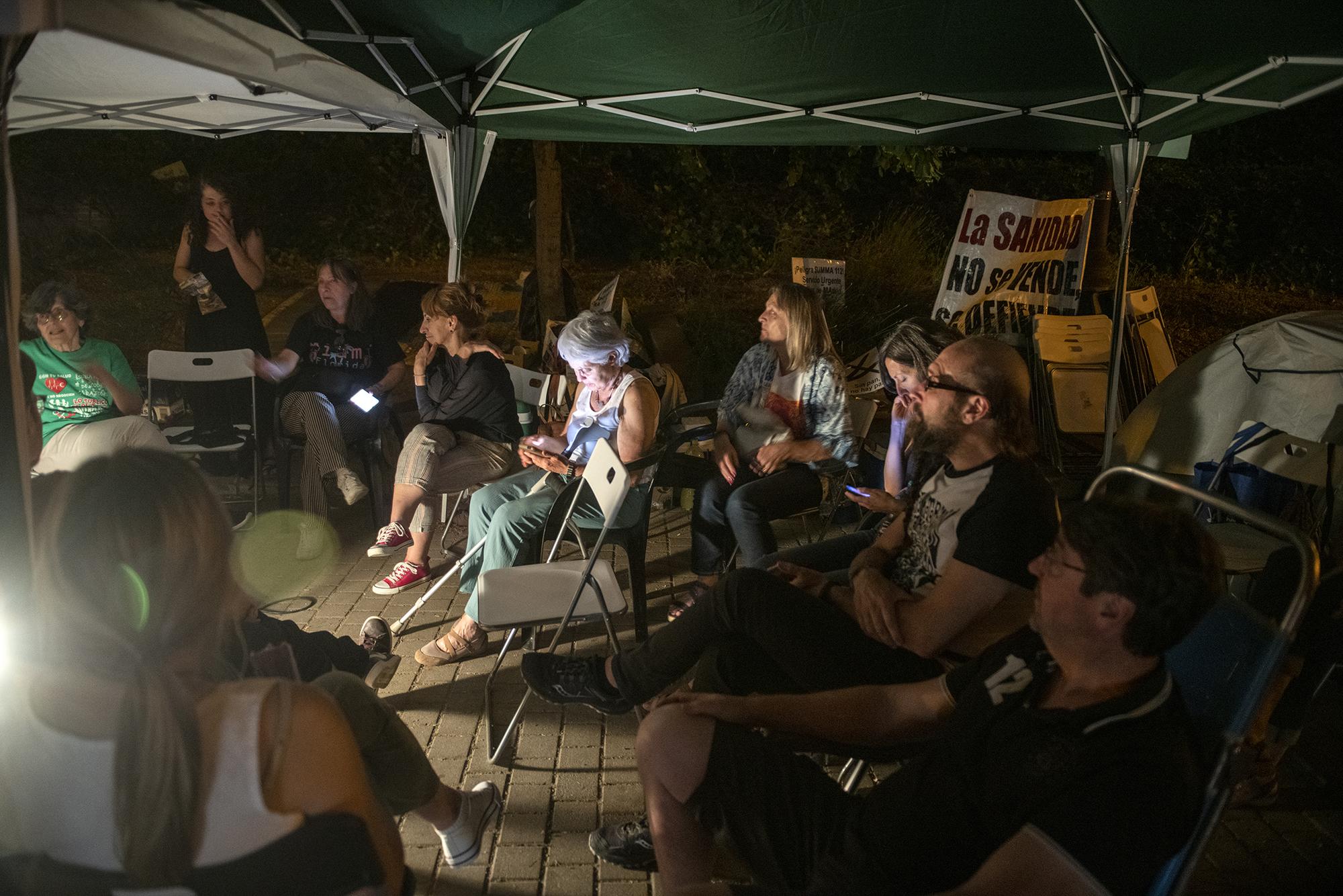 Acampada en el Centro de Salud Los ángeles en Villaverde - 13