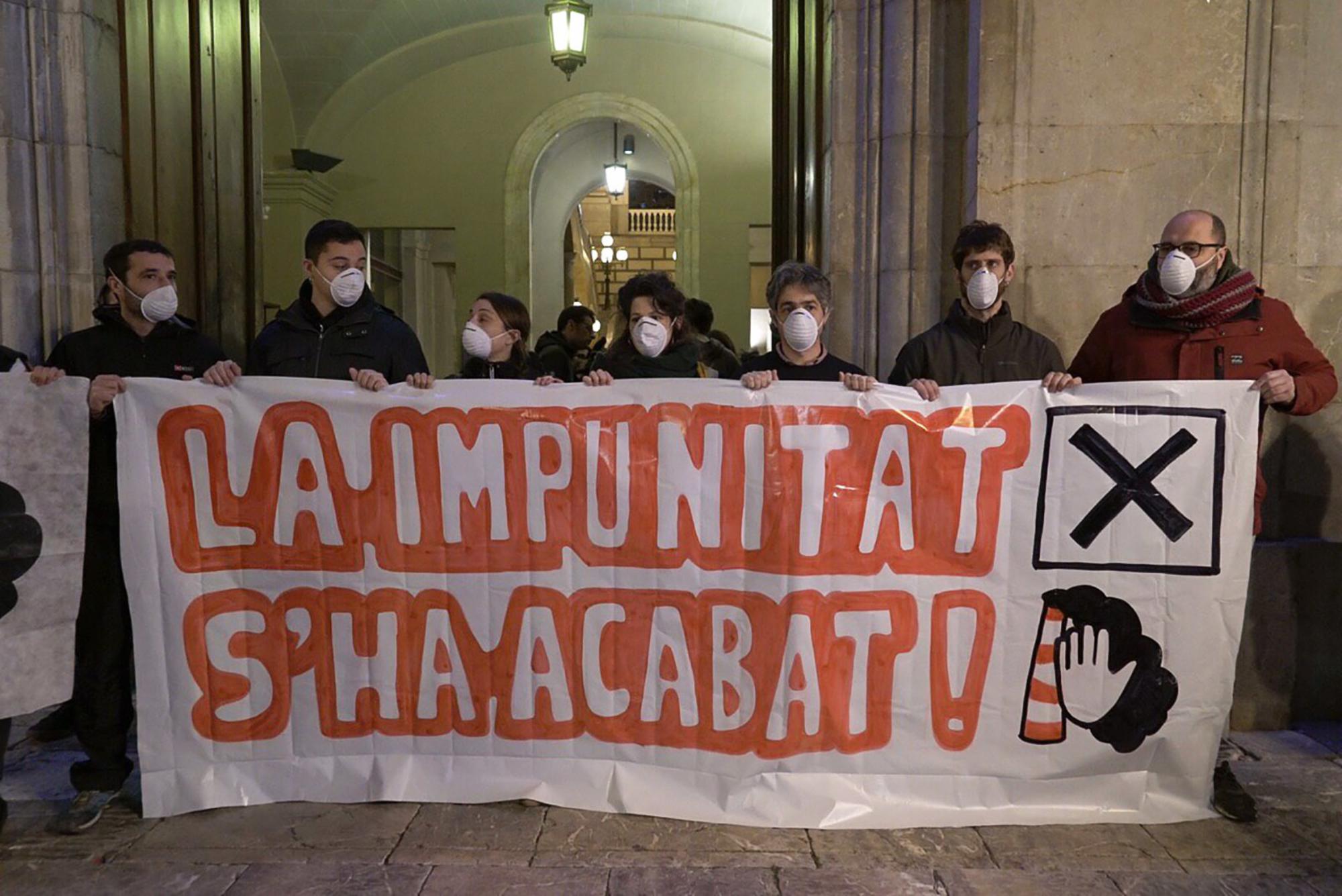 Movilización en Tarragona para exigir medidas urgentes tras la explosión en el complejo petroquímico.