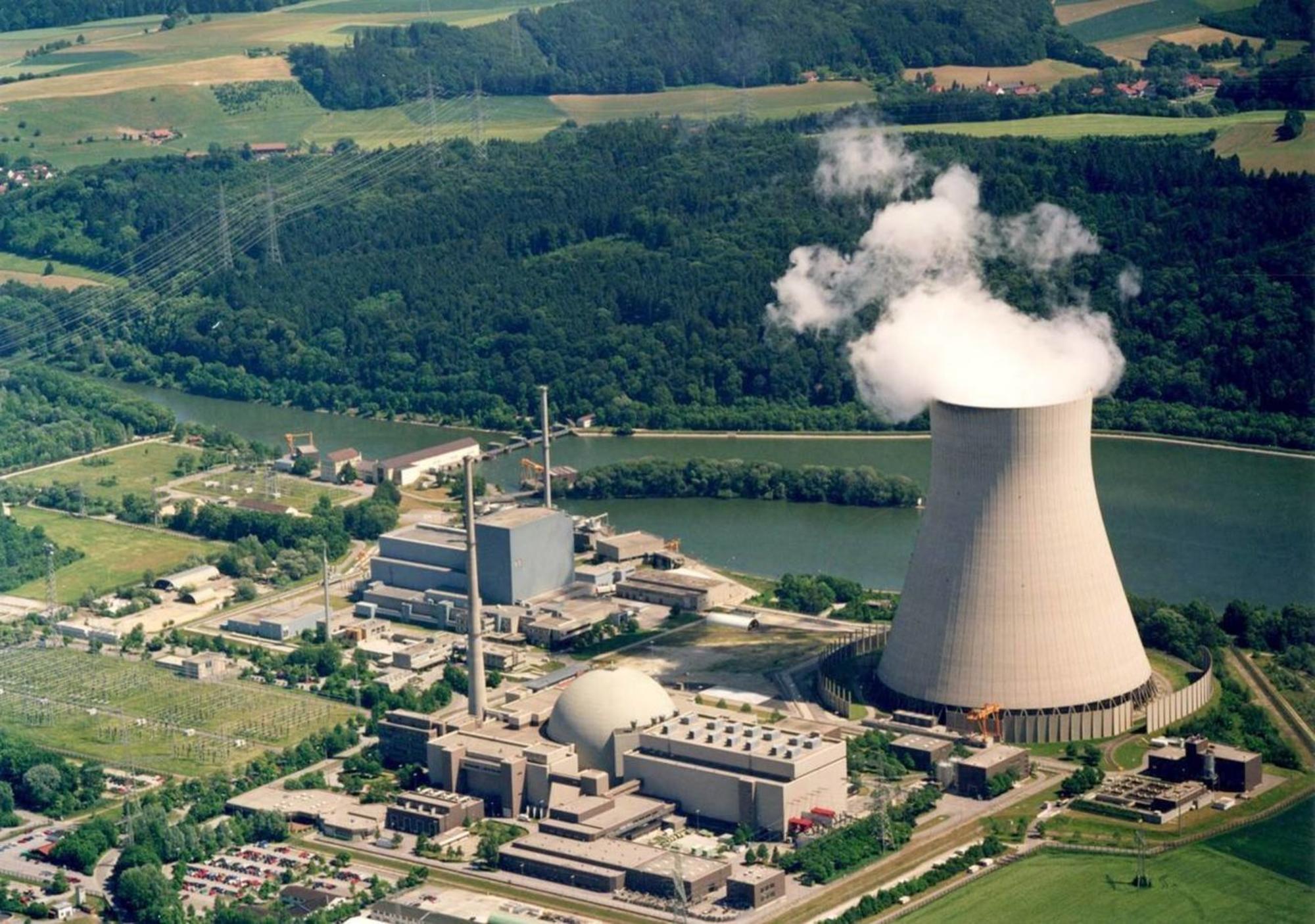 Central nuclear en Essenbach, Alemania.