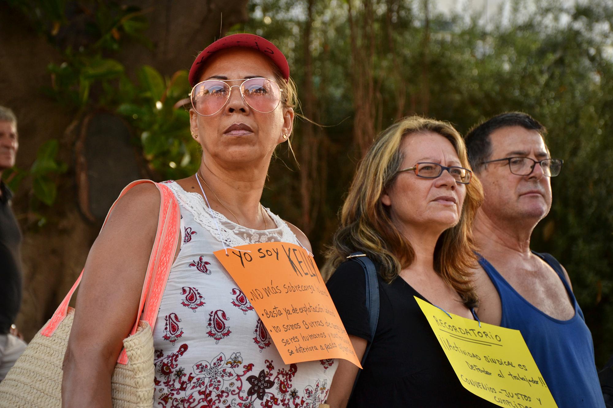 Concentración Cadenas contra la Precariedad en Benidorm