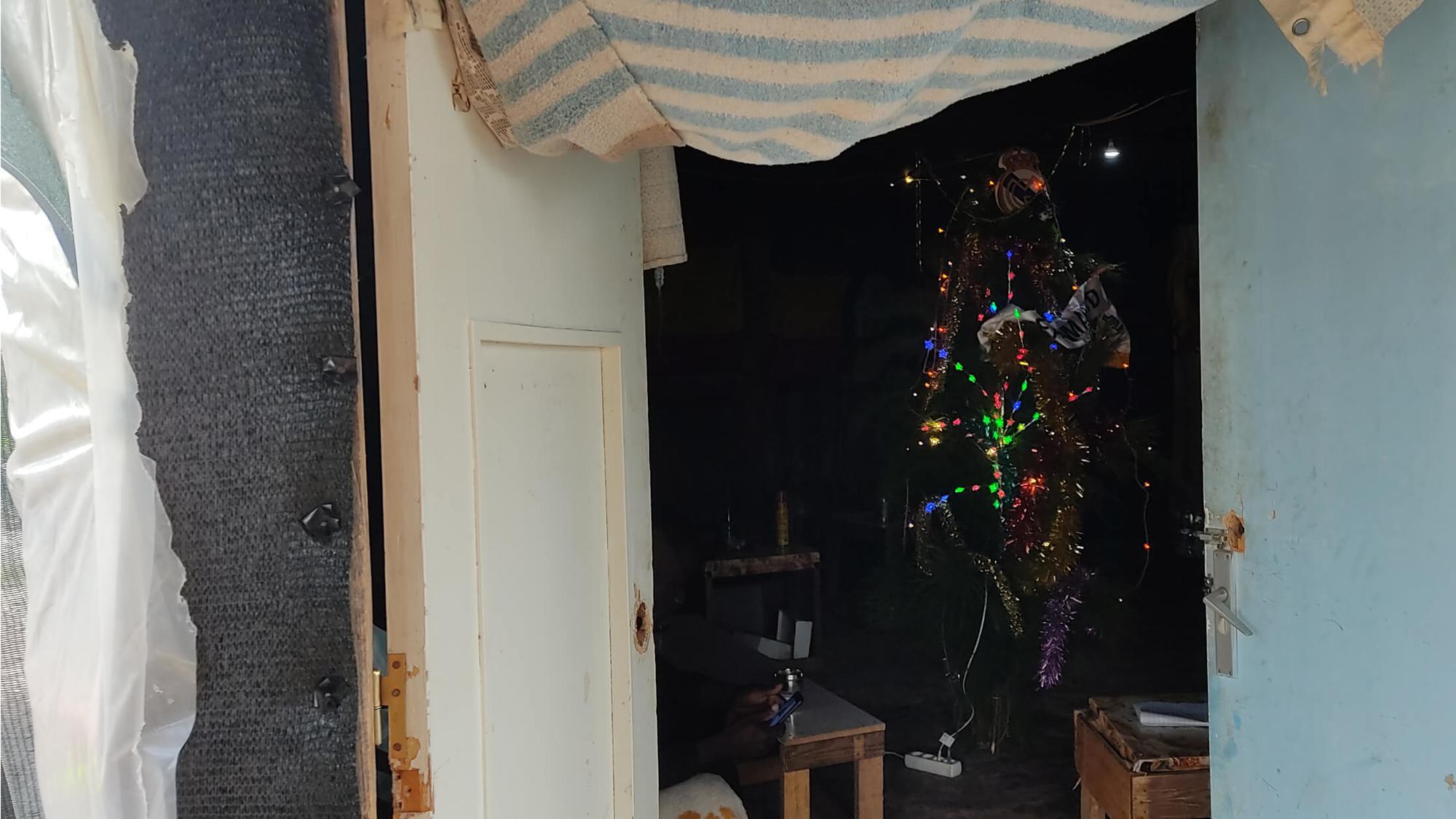 Navidad asentamiento temporeros Lucena del Puerto Huelva 01