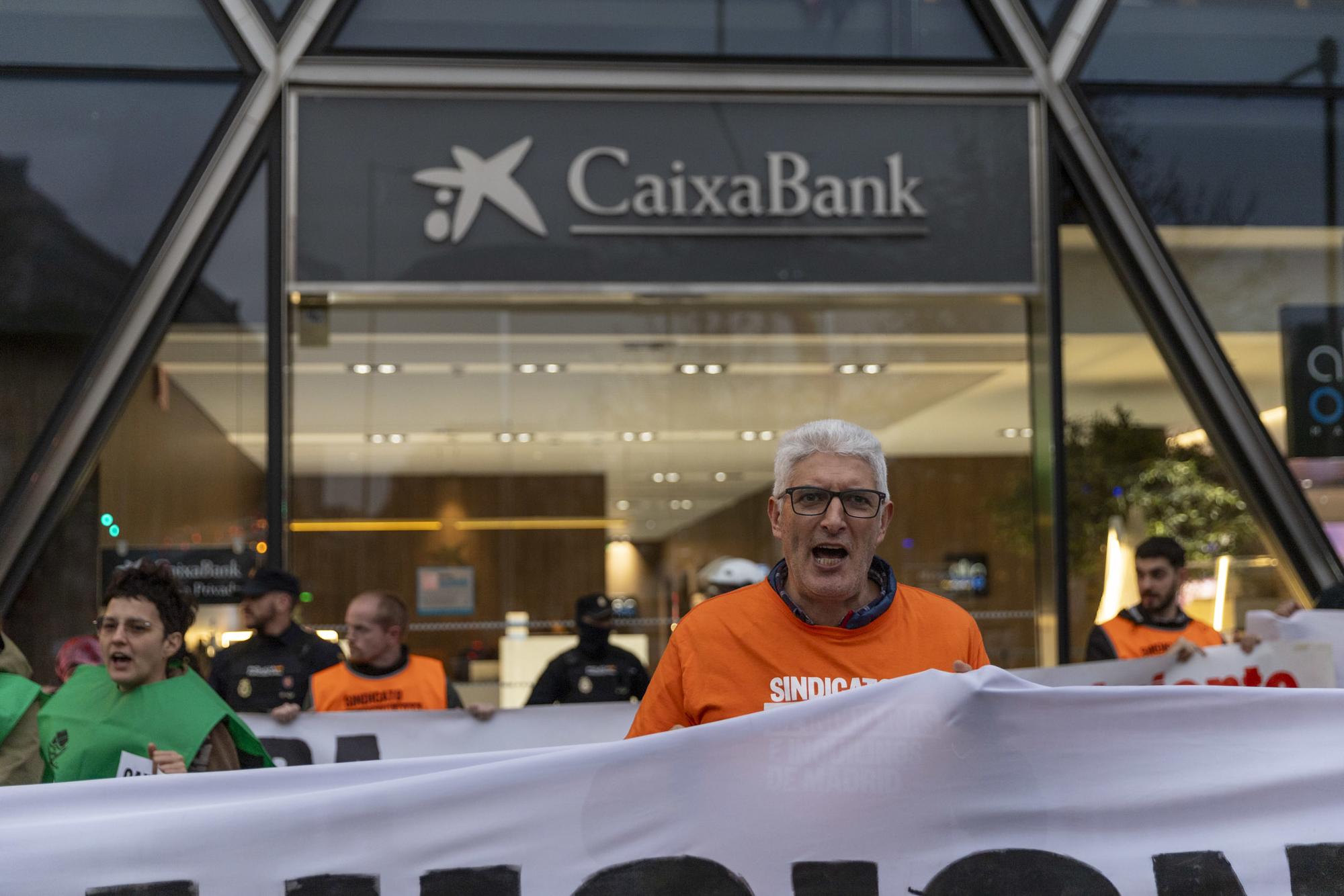 Acción Caixabank Desahucios Llerena Canica - 12