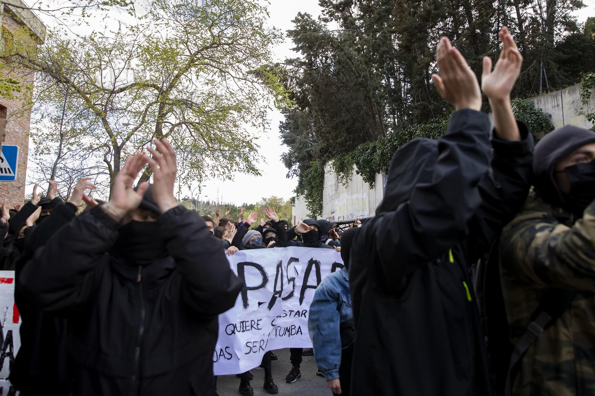 Antifascistas Universidad Politicas Ortega Smith - 3