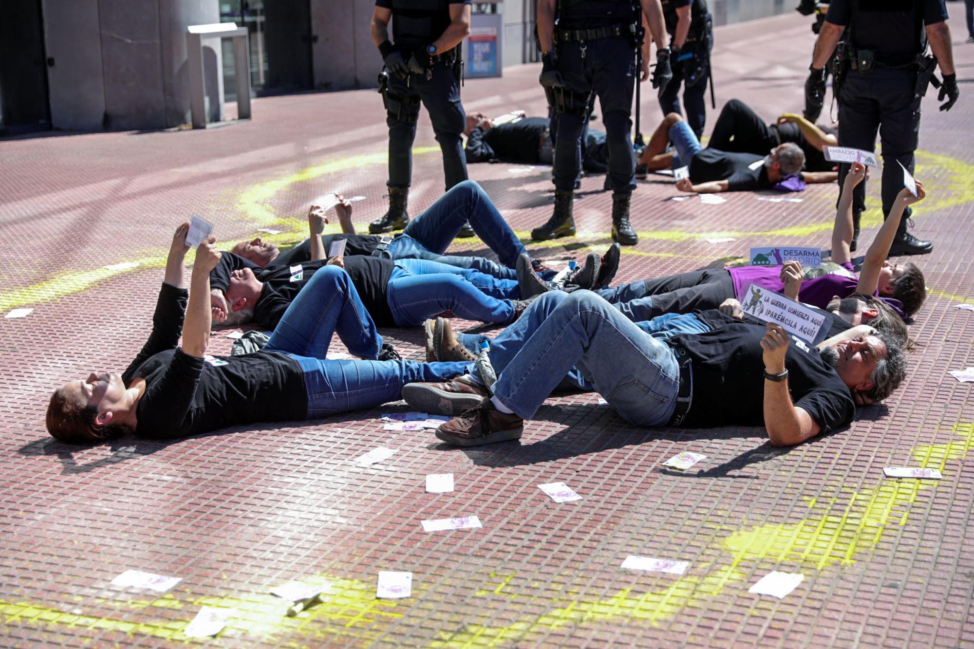 Acción antimilitarista en Feindef 4