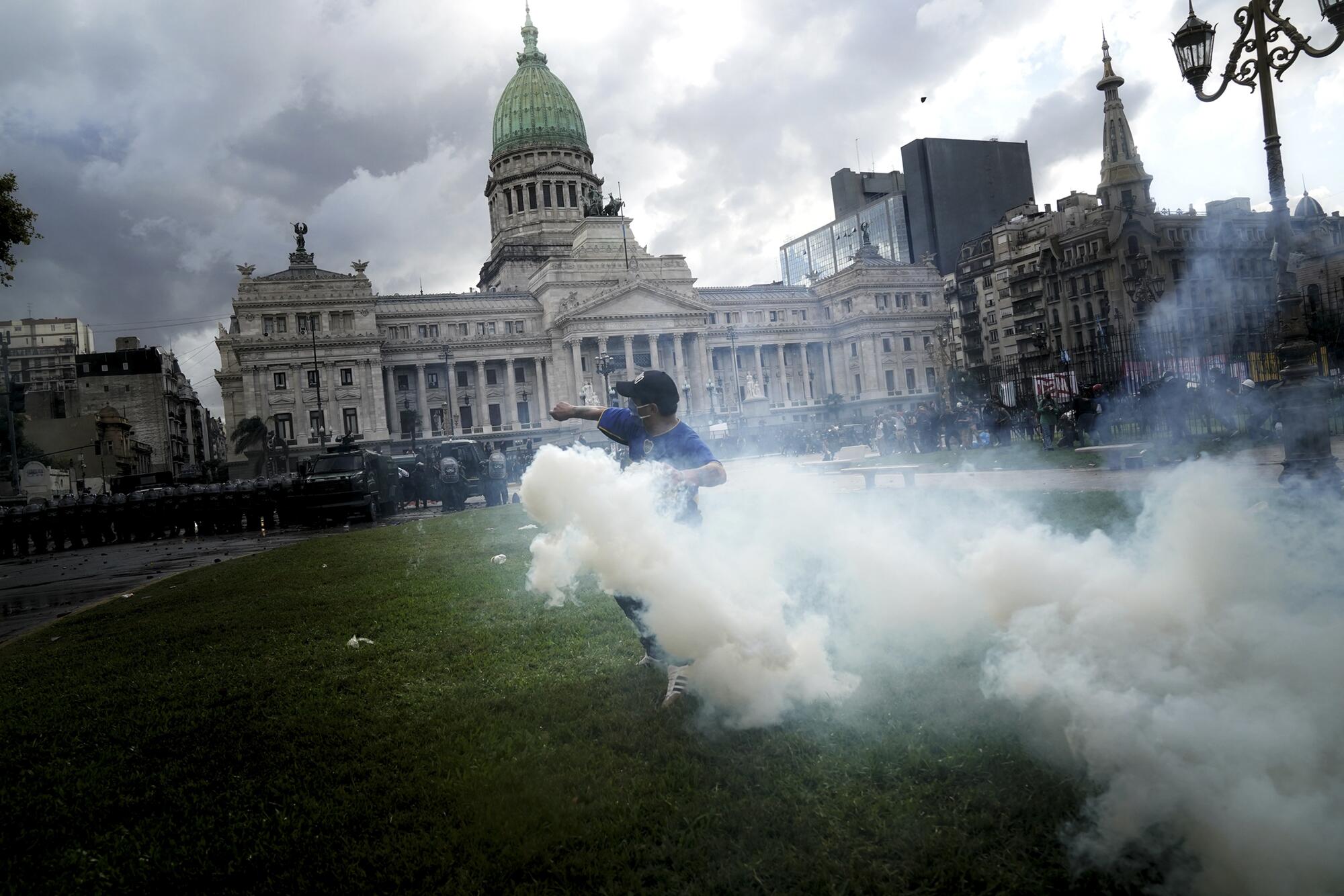 Protesta jubilados en Argentina represión - 7