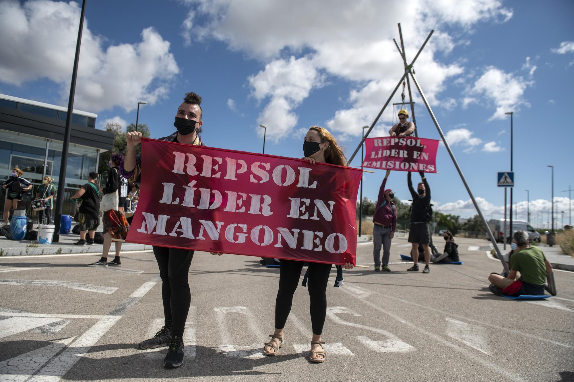 Rebelión por el Clima bloquea la sede de Repsol en Móstoles - 2