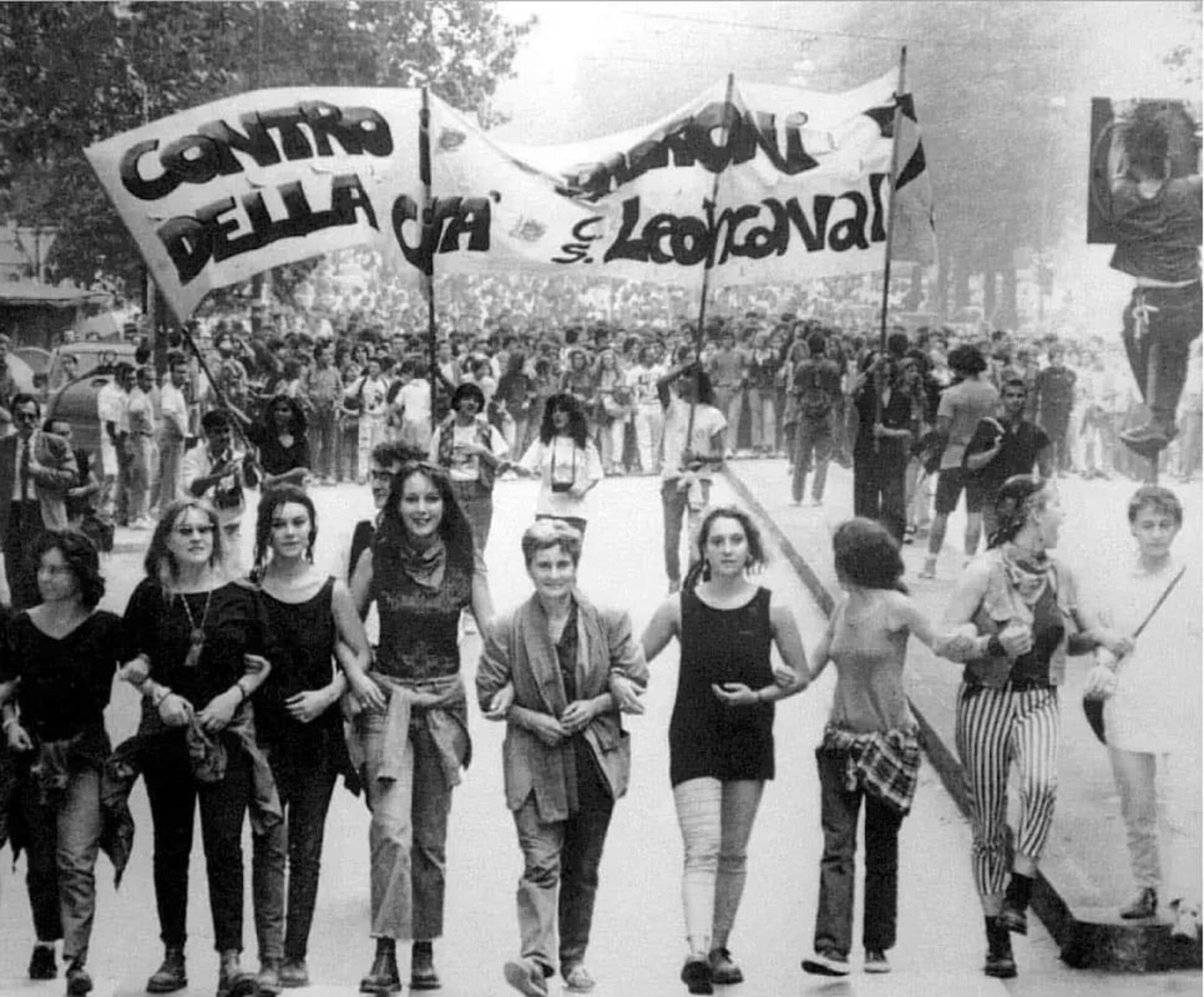 Manifestación en Milán el 23 de septiembre de1989, tras la resistencia en los tejados.