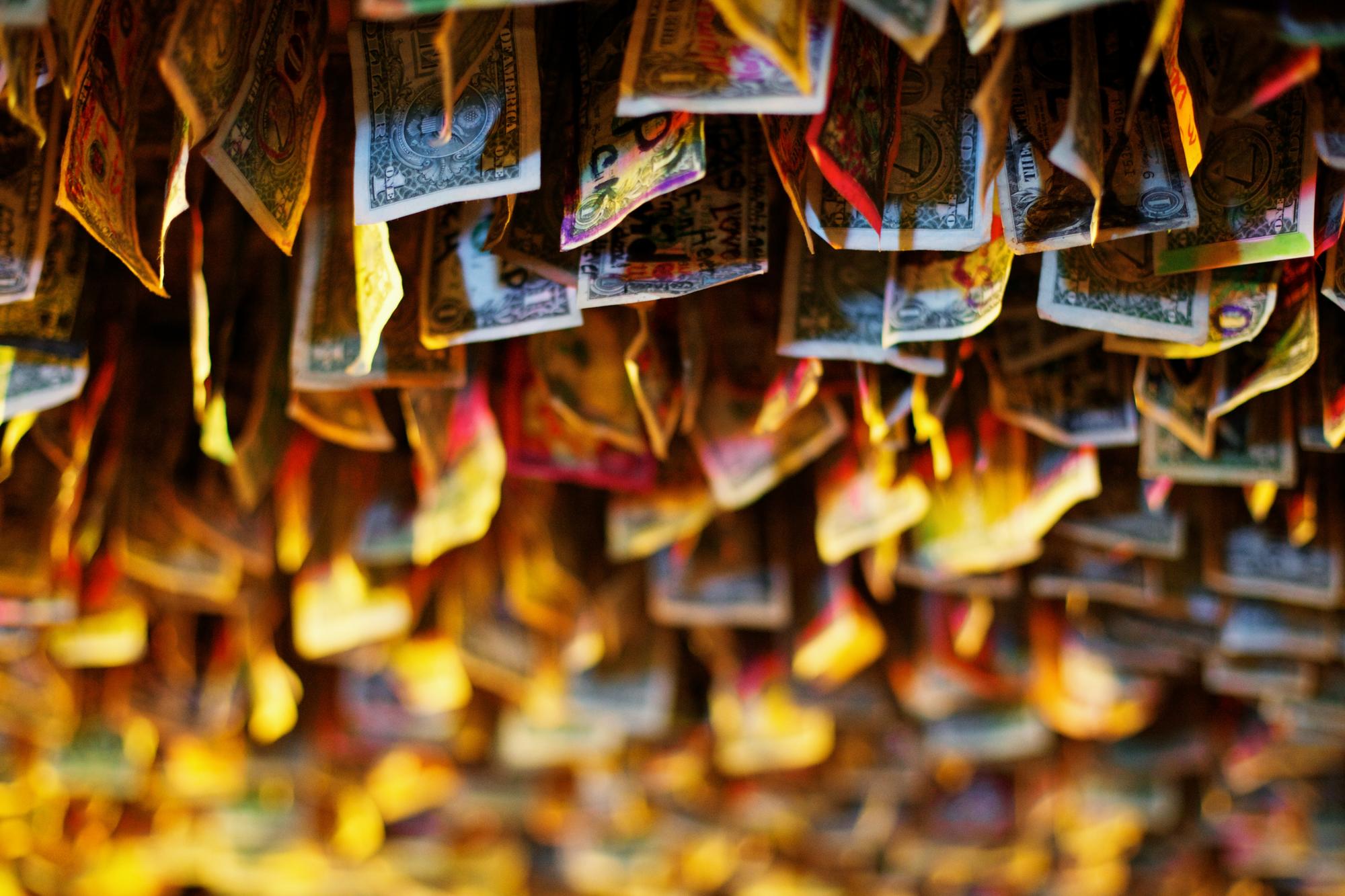 Dinero ardiendo