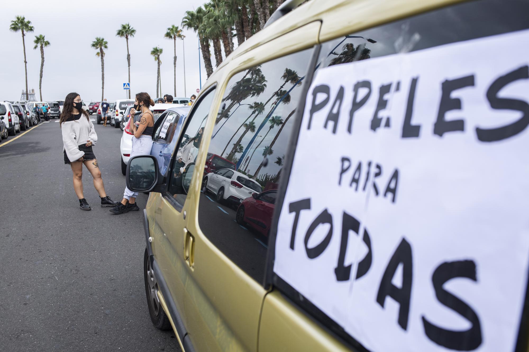 Una caravana de vehículos marcha en Gran Canaria por los derechos de las personas migrantes y las "fronteras seguras" - 8