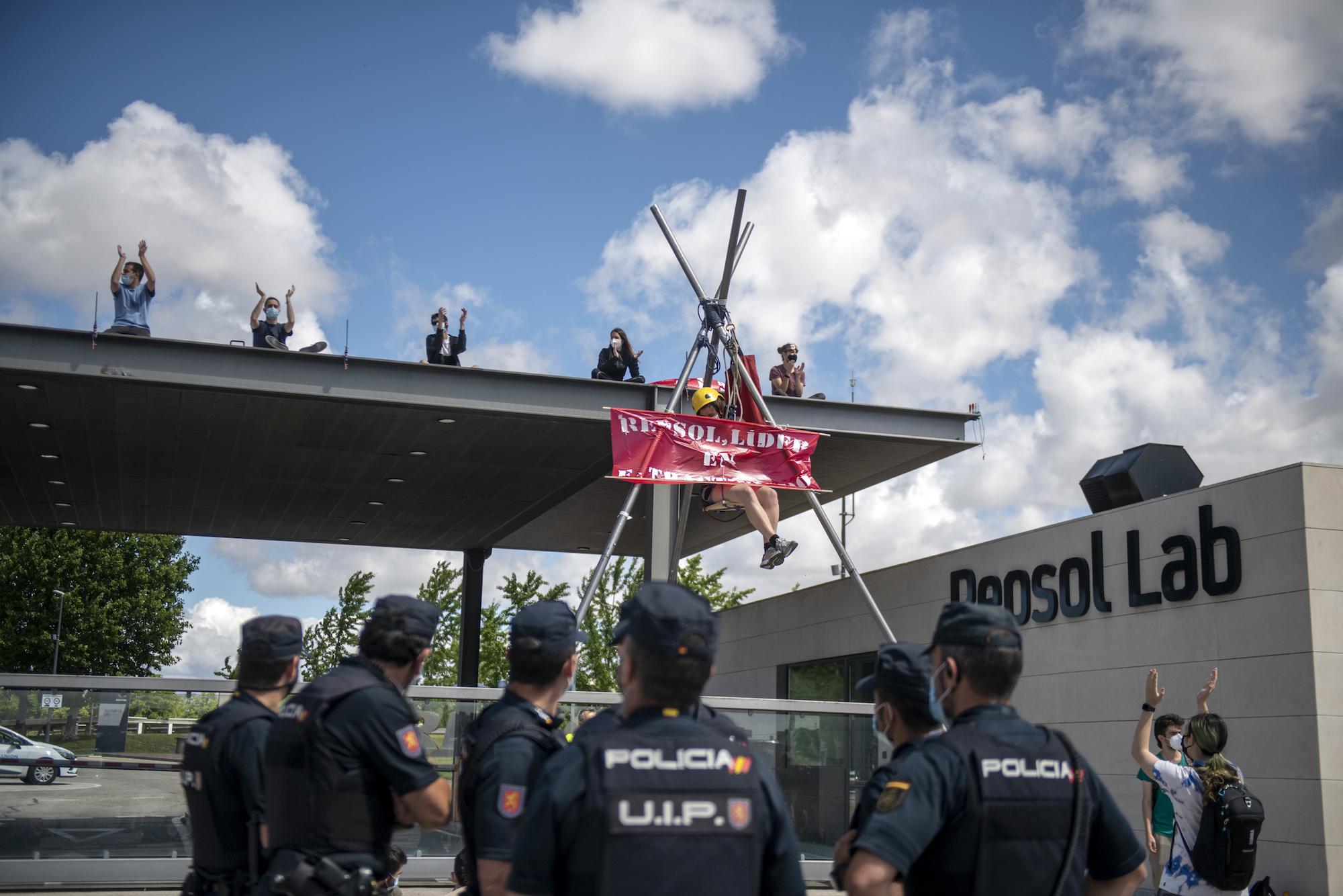 Rebelión por el Clima bloquea la sede de Repsol en Móstoles - 11