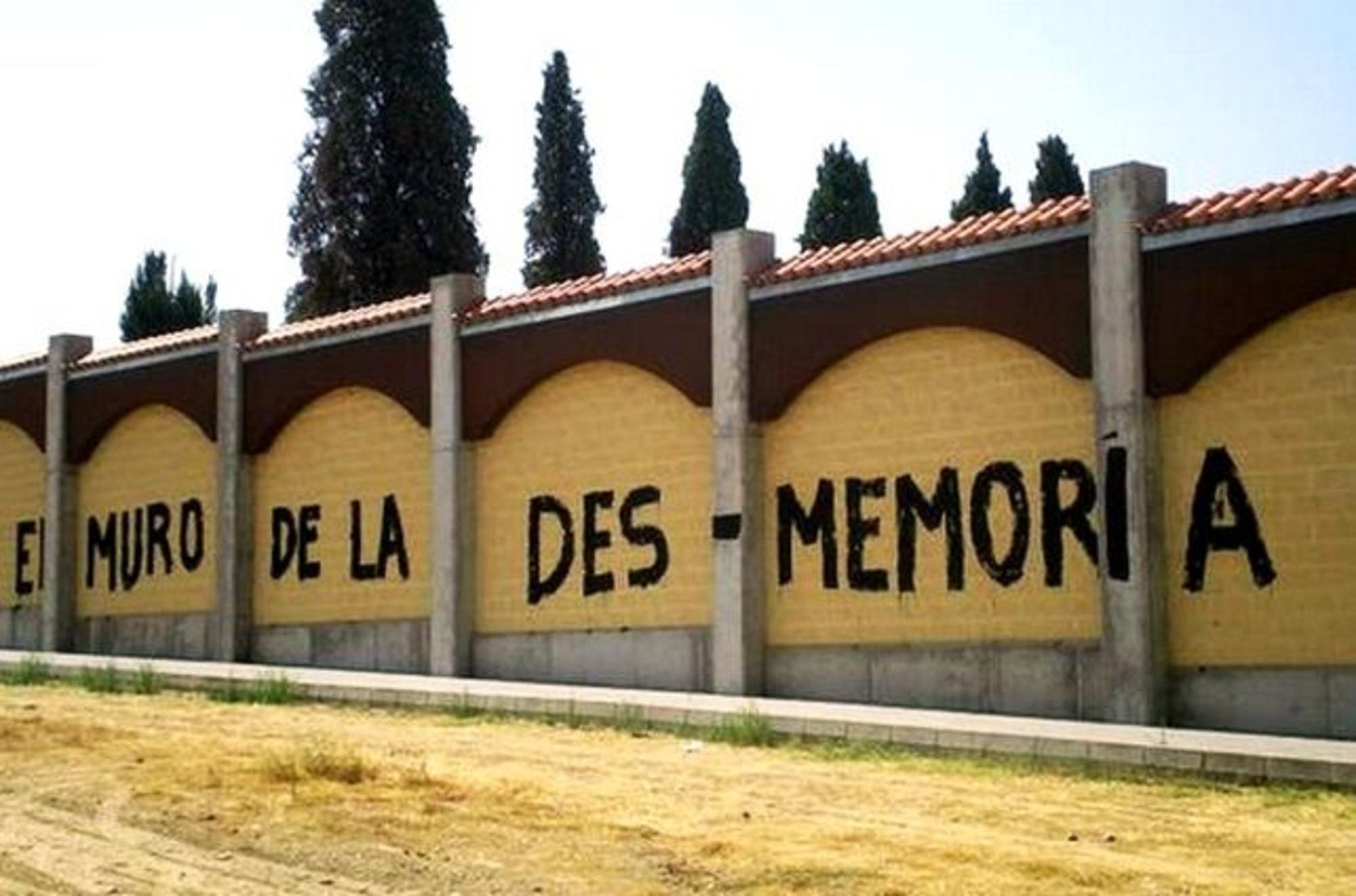 Muro del cementerio de Badajoz