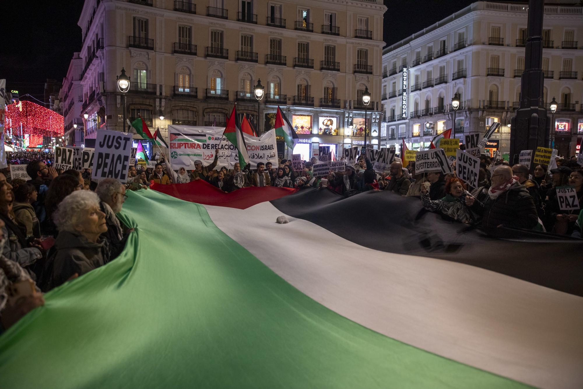 Manifestación  Palestina Sol 231129 - 13
