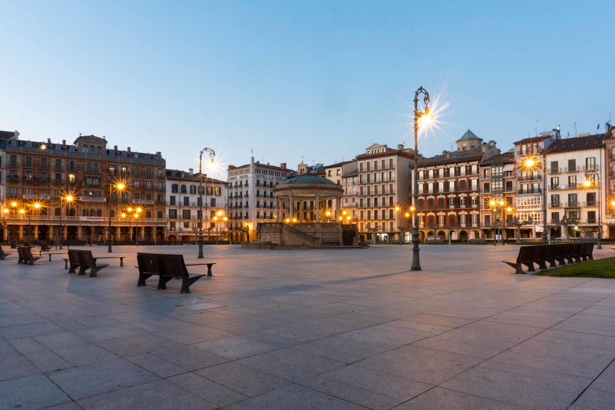 Plaza del Castillo de Pamplona vacía confinamiento COVID-19