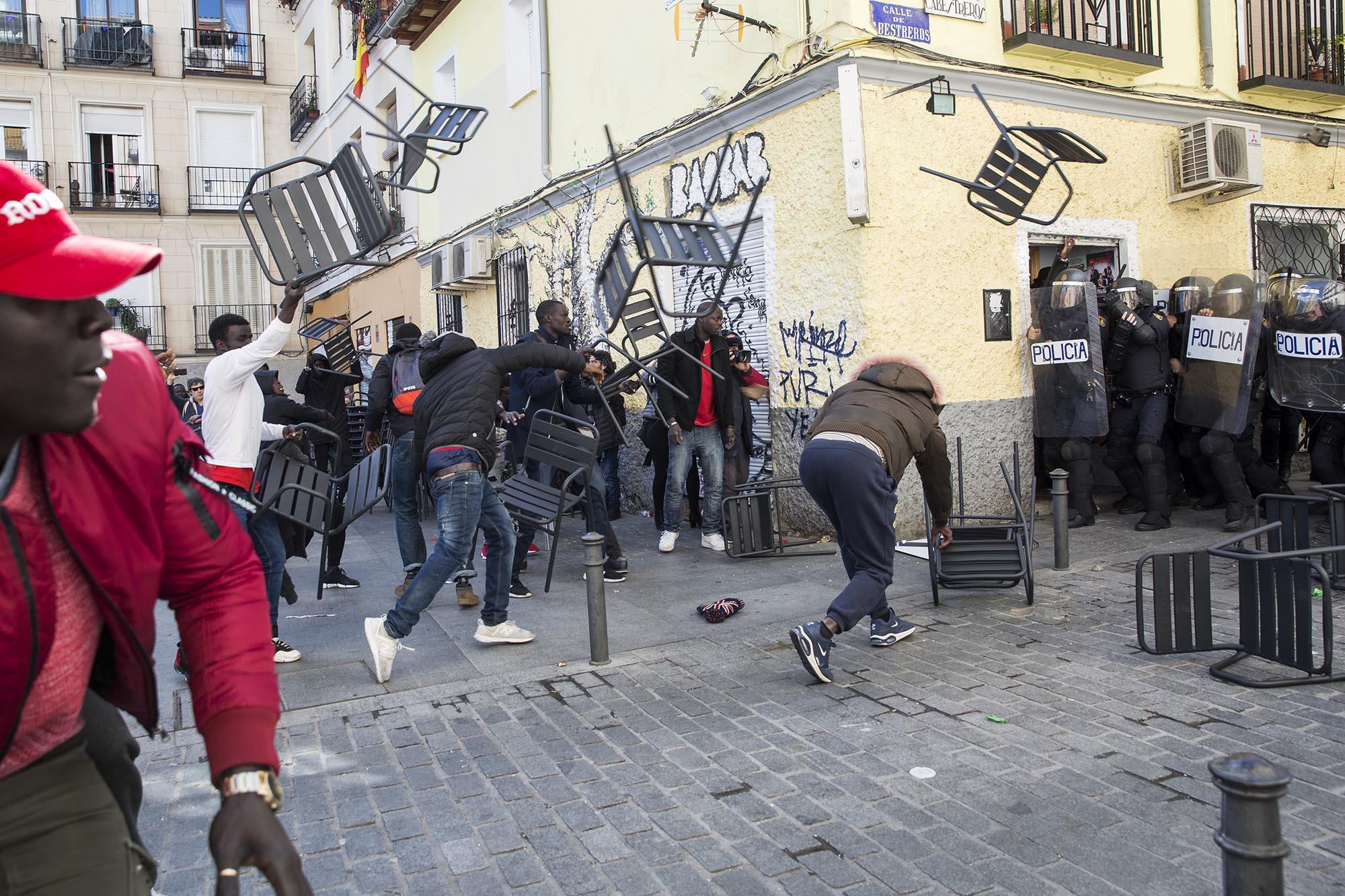 Mame Mbaye protestas cónsul 5