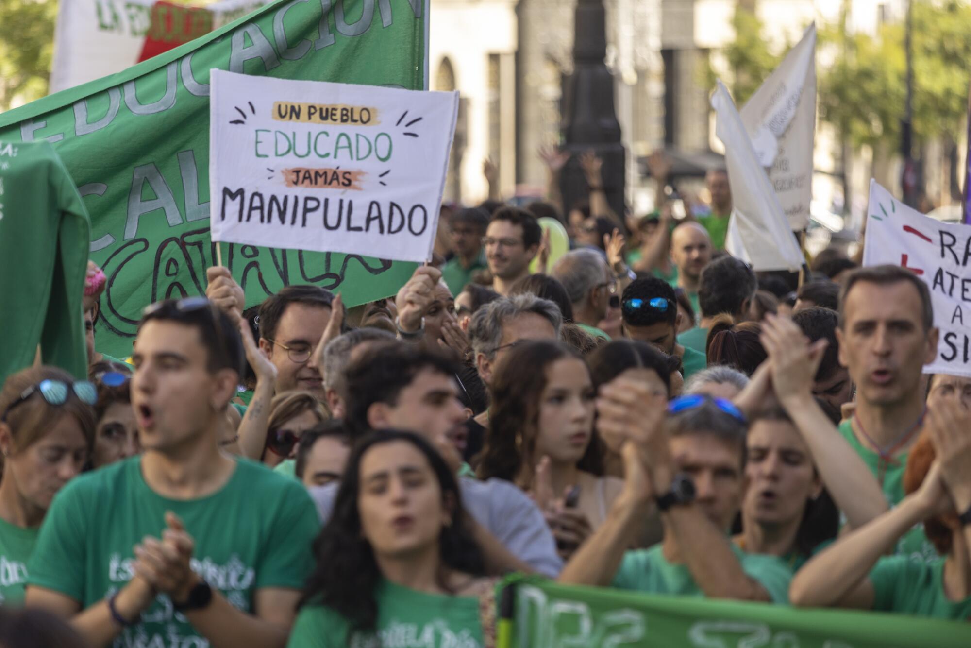 Concentración frente a la Consejería de Educación.