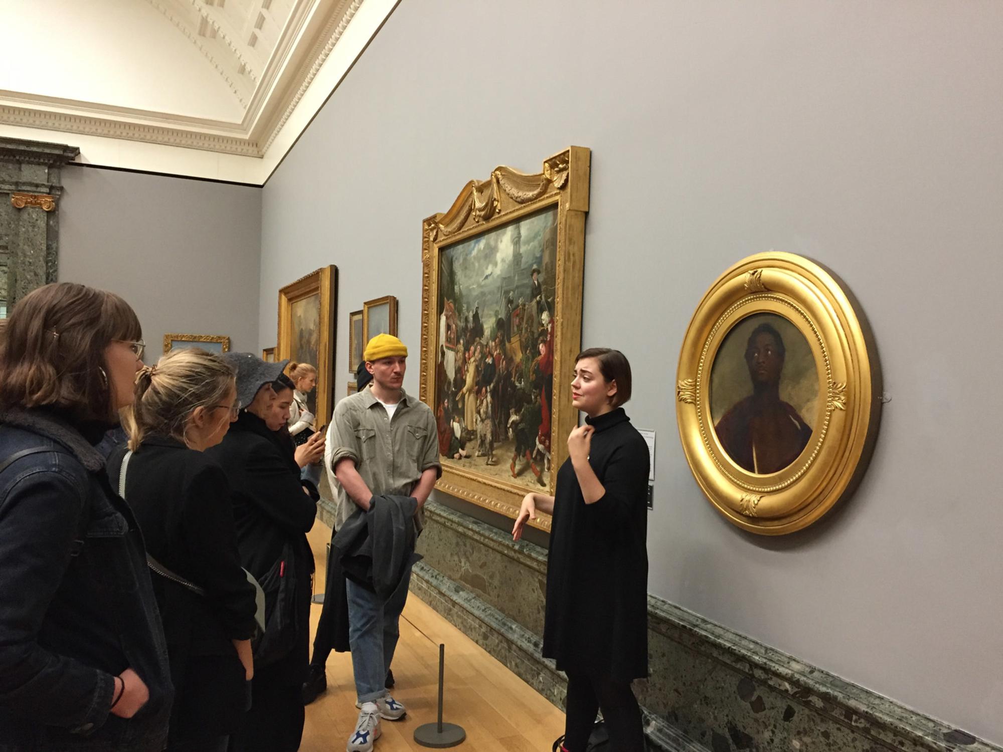 Alice Procter, en una de sus visitas incómodas a la Tate Britain de Londres