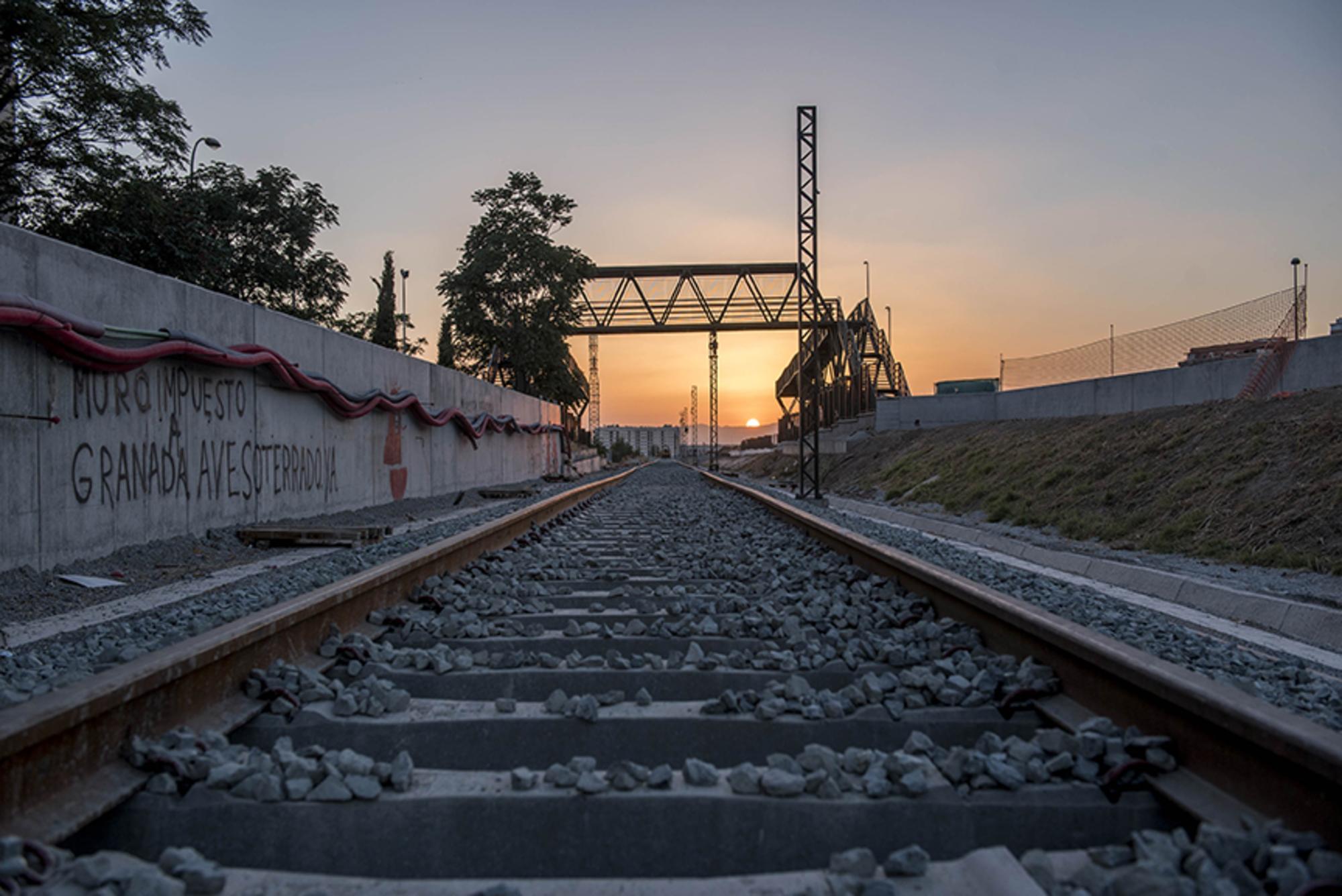 Vías del tren llegando a Granada