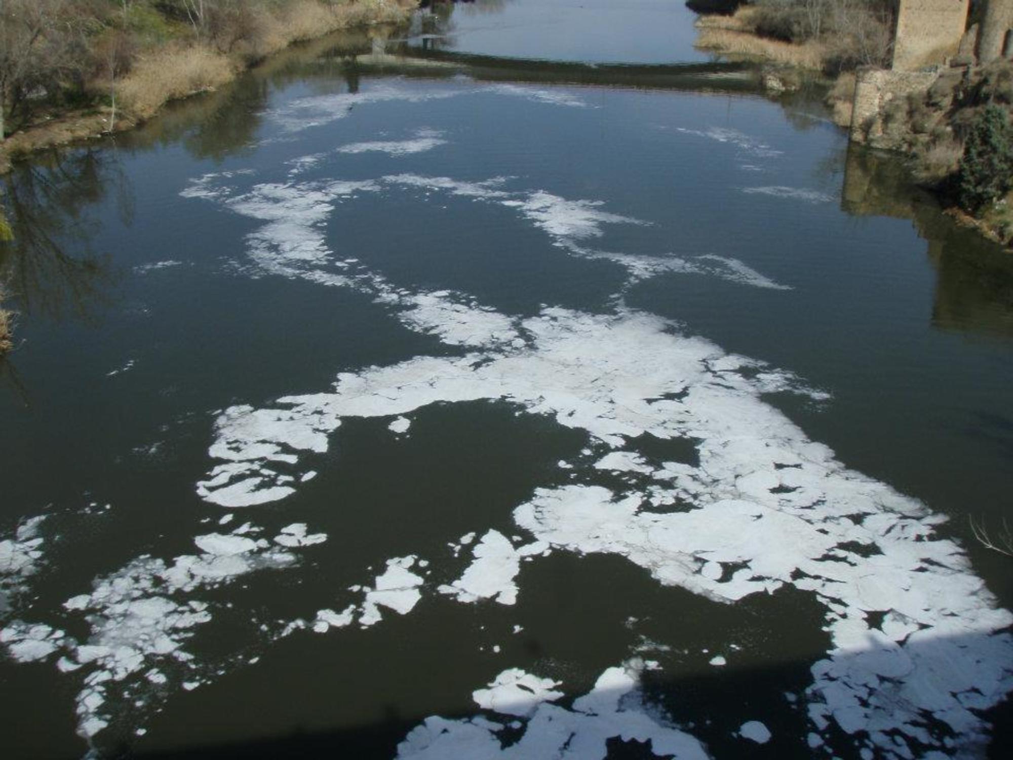 Río Tajo contaminado