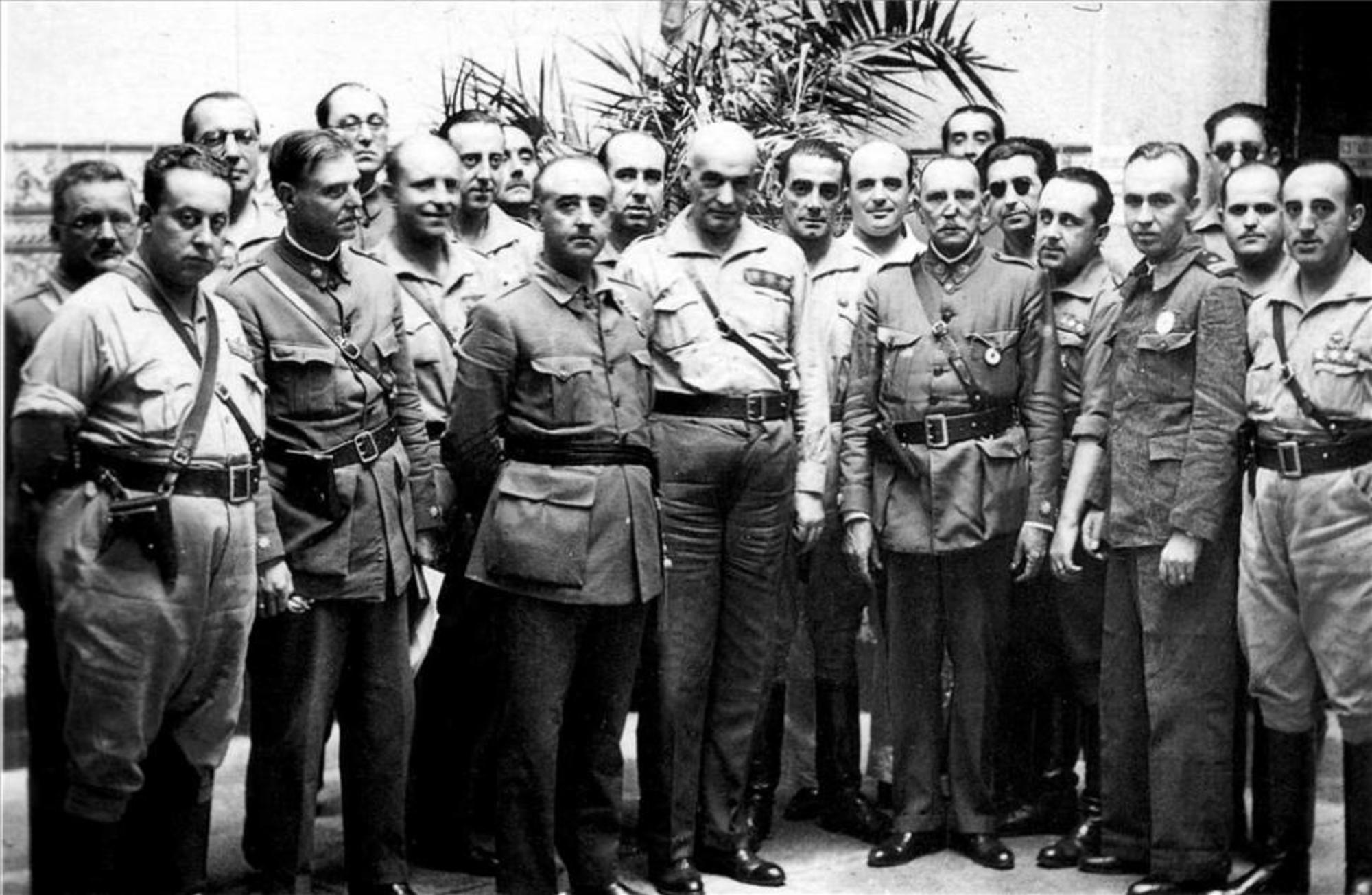 Generales felones reunidos en el Palacio de los Golfines de Arriba en 1936