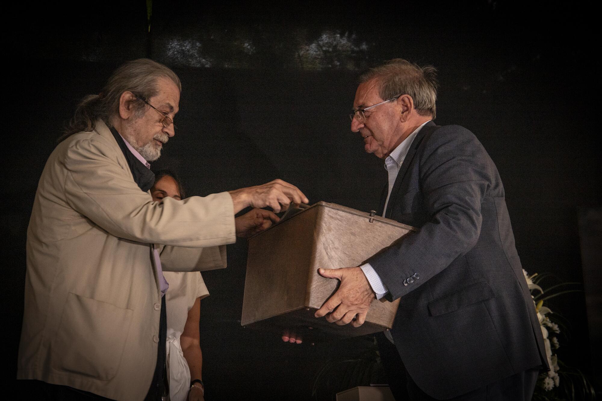 Entrega de los restos de Francisco Ruiz Guiraum y Fermín Roldán García a sus familiares - 15