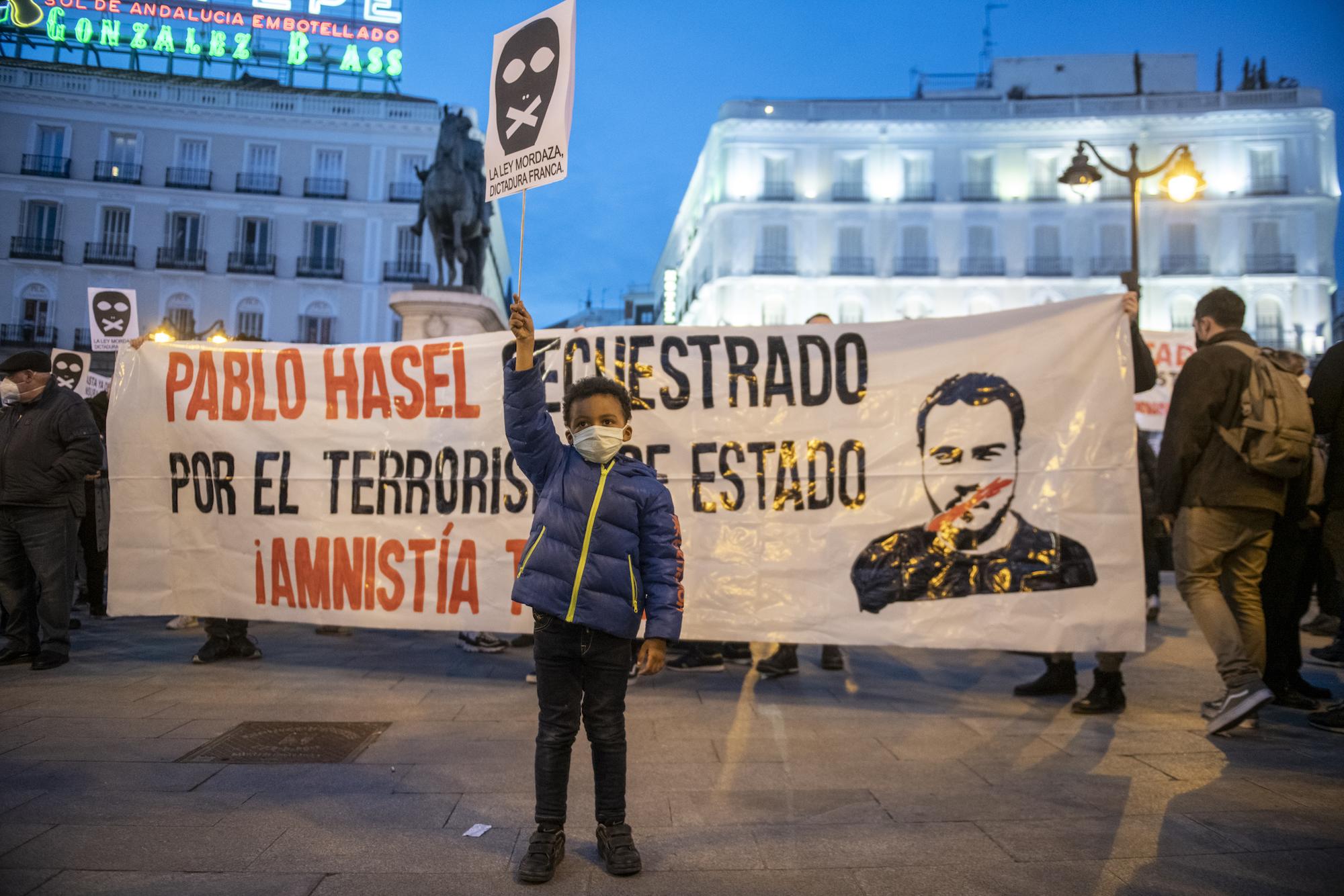Manifestación en Madrid contra el encarcelamiento del rapero Pablo Hasél. - 2