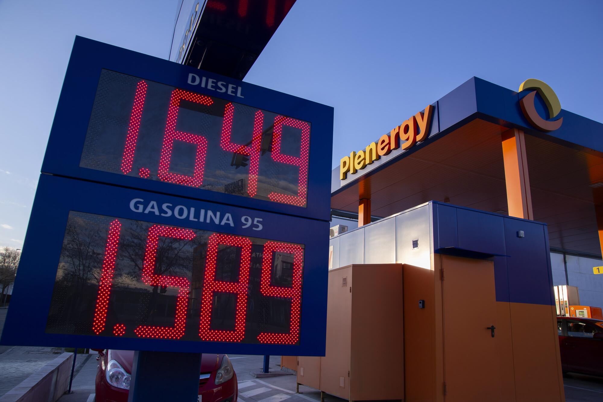 Gasolinera Low cost Rivas 